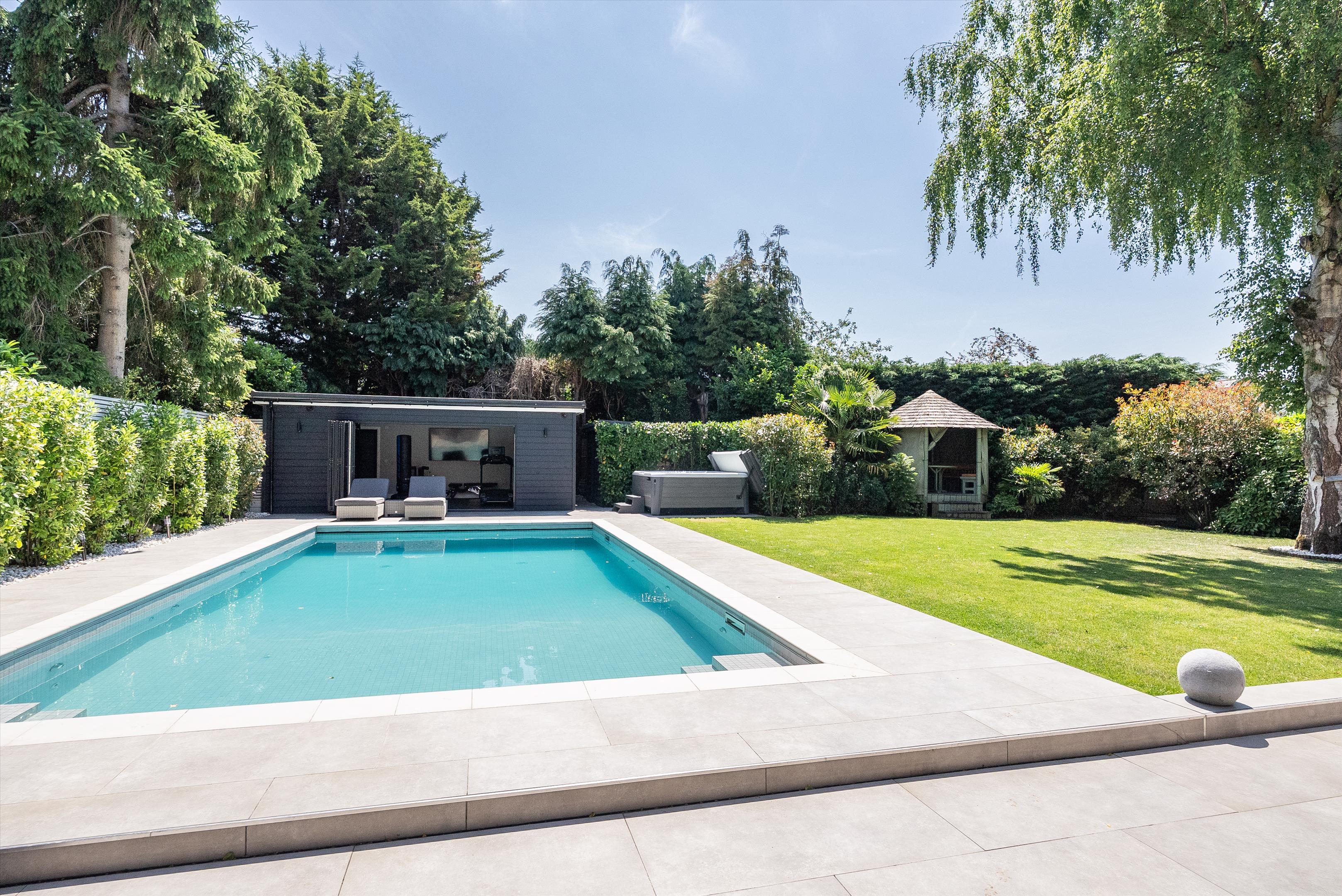 Knowle Park, Cobham, Surrey KT11