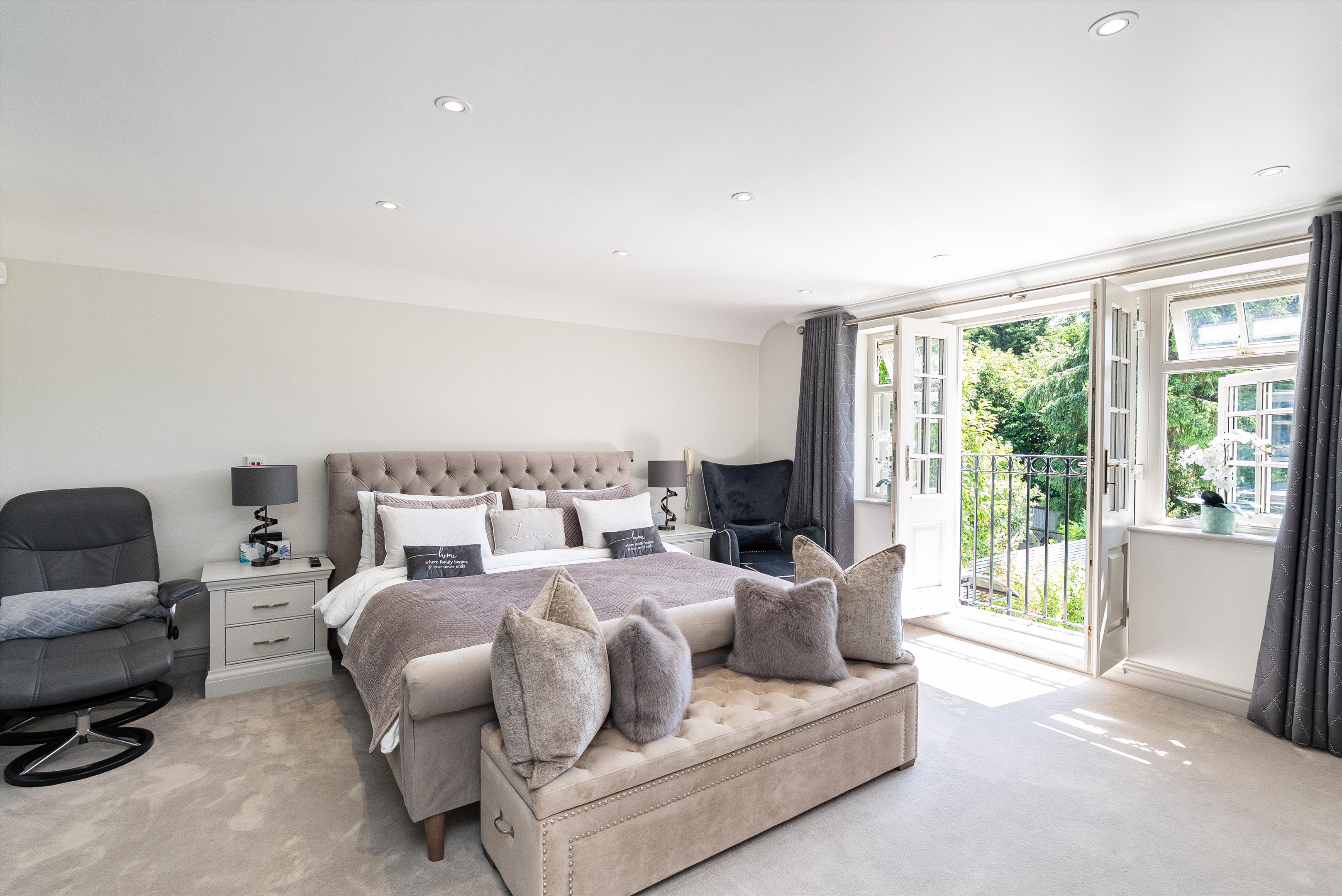 Knowle Park, Cobham, Surrey KT11
