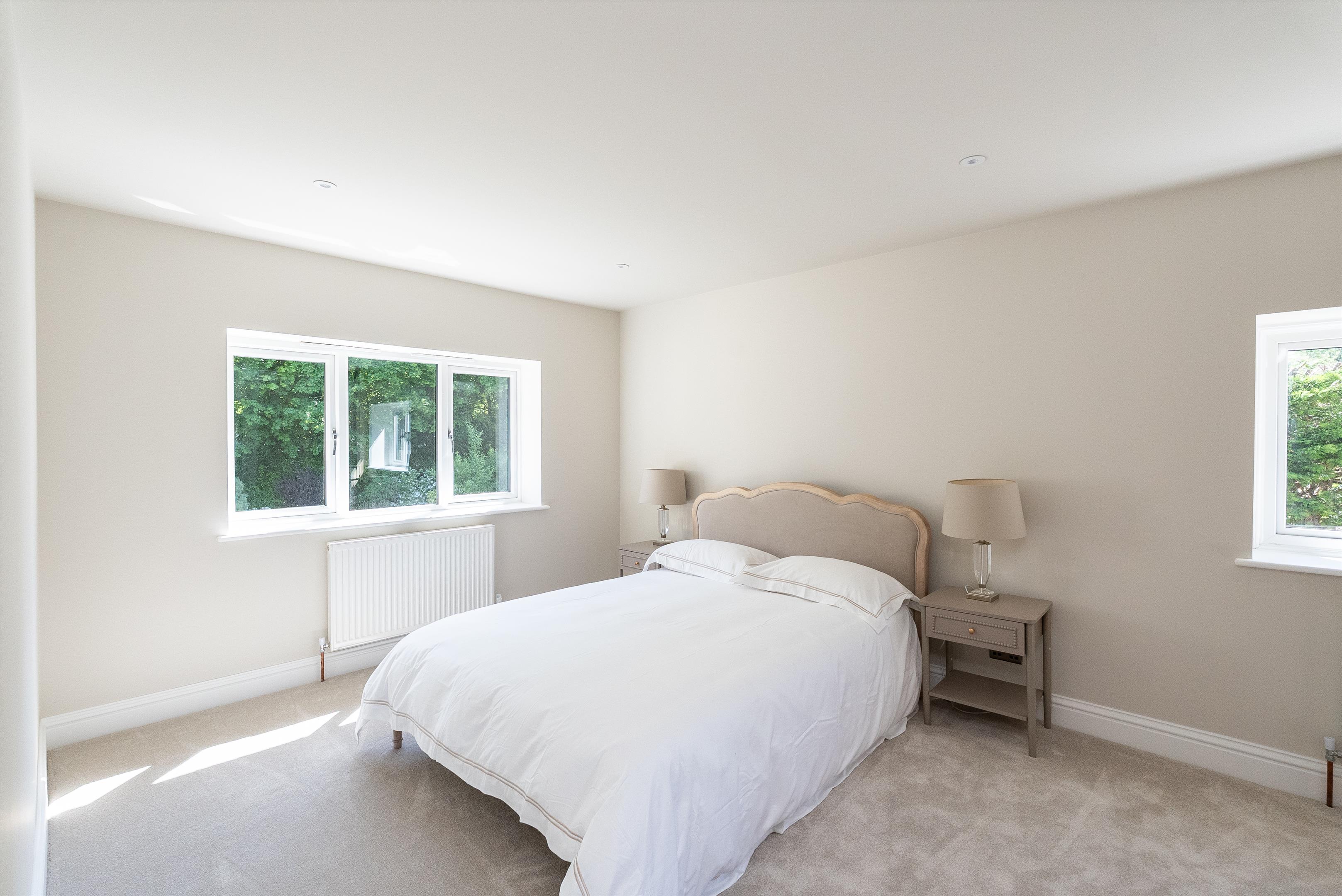 Chalk Lane, East Horsley, Leatherhead, Surrey KT24