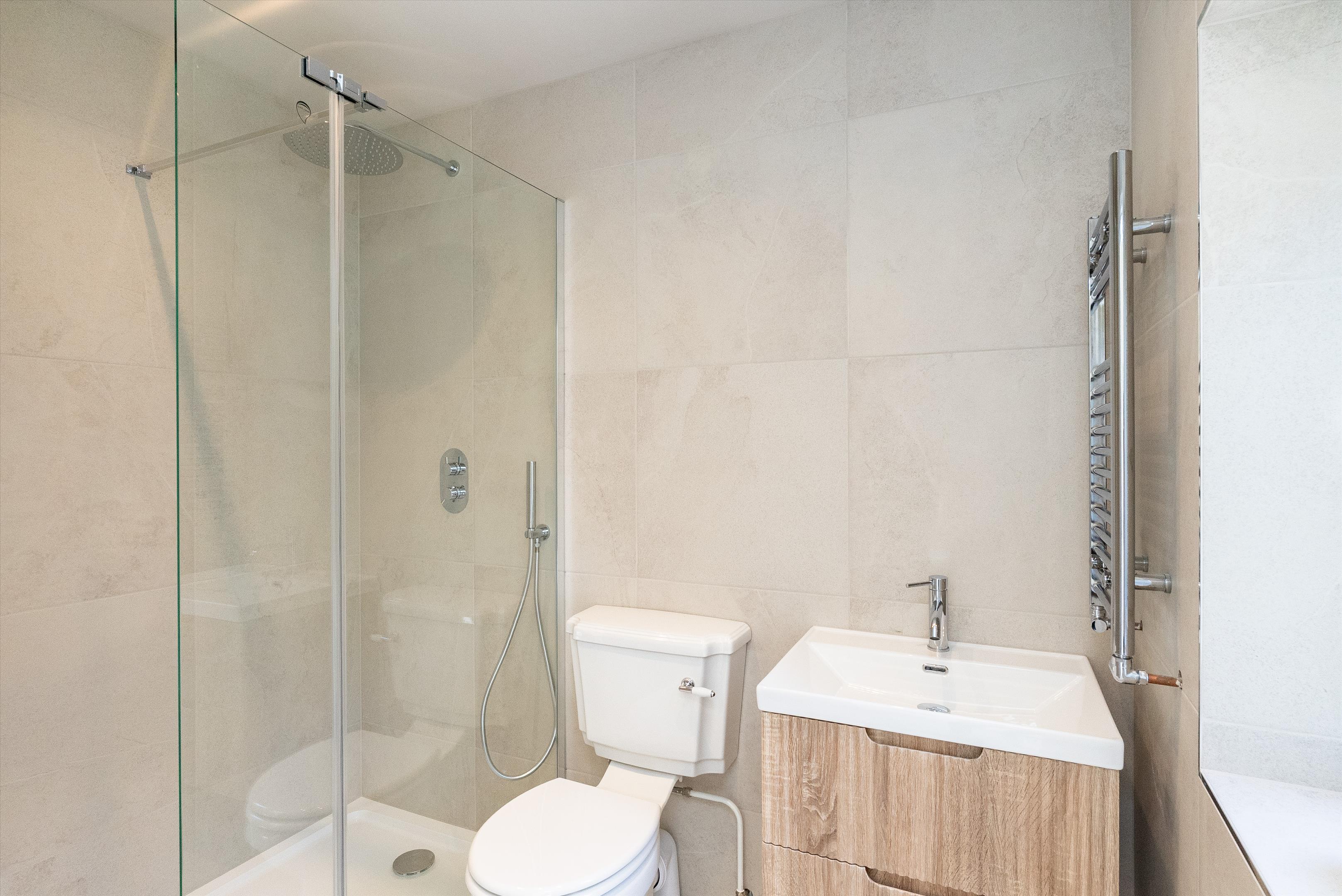 Chalk Lane, East Horsley, Leatherhead, Surrey KT24