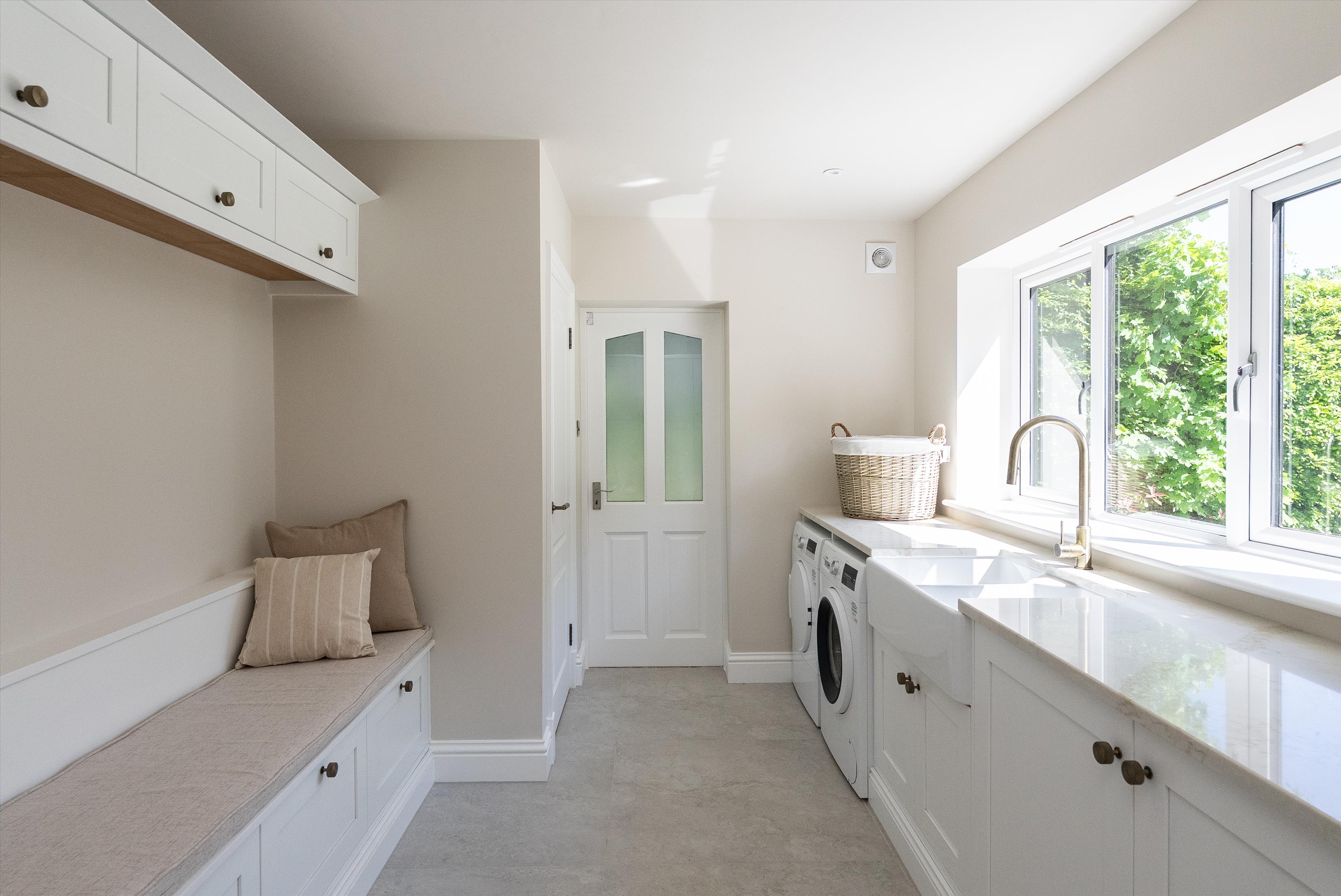 Chalk Lane, East Horsley, Leatherhead, Surrey KT24