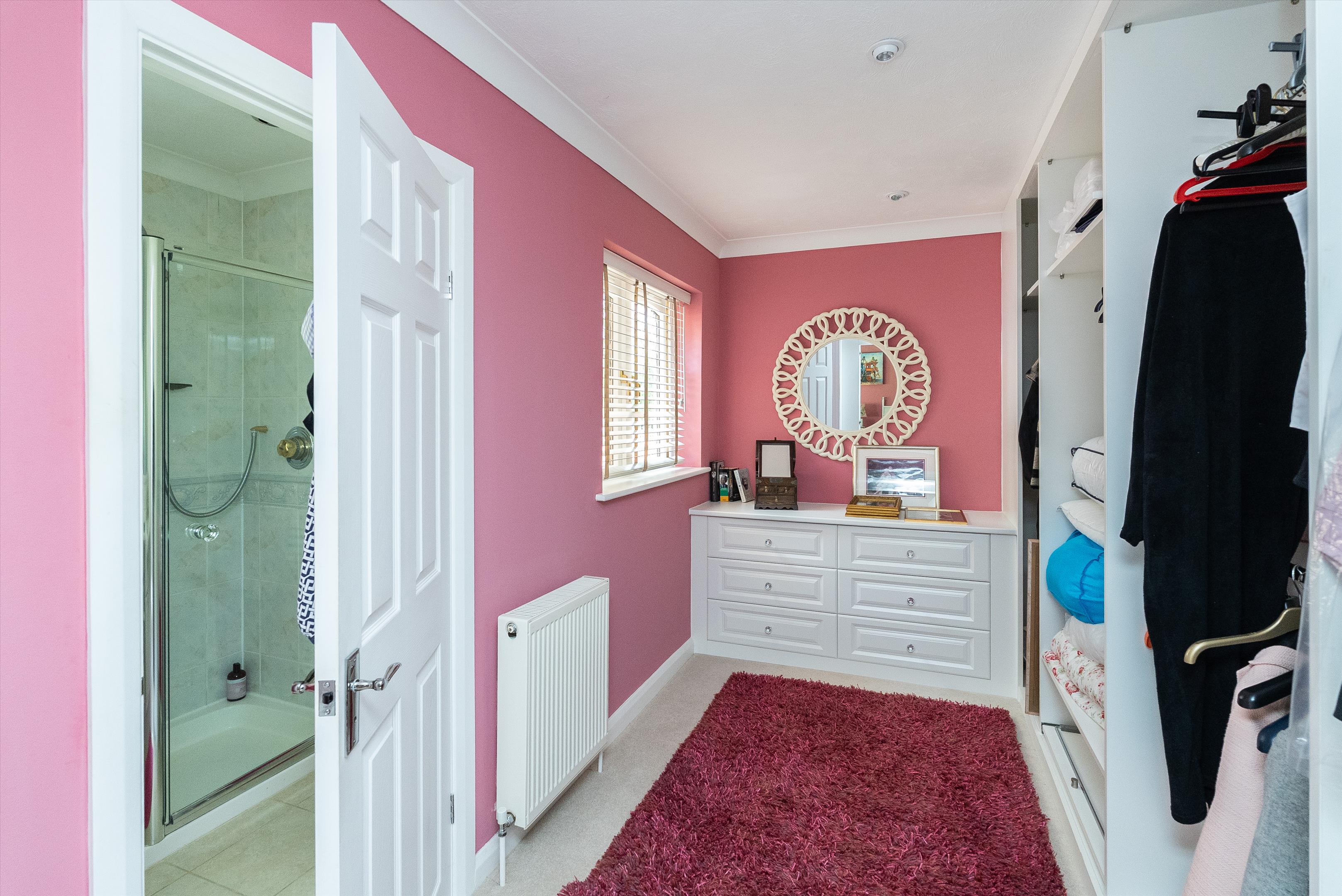 Earleswood, Cobham, Surrey KT11