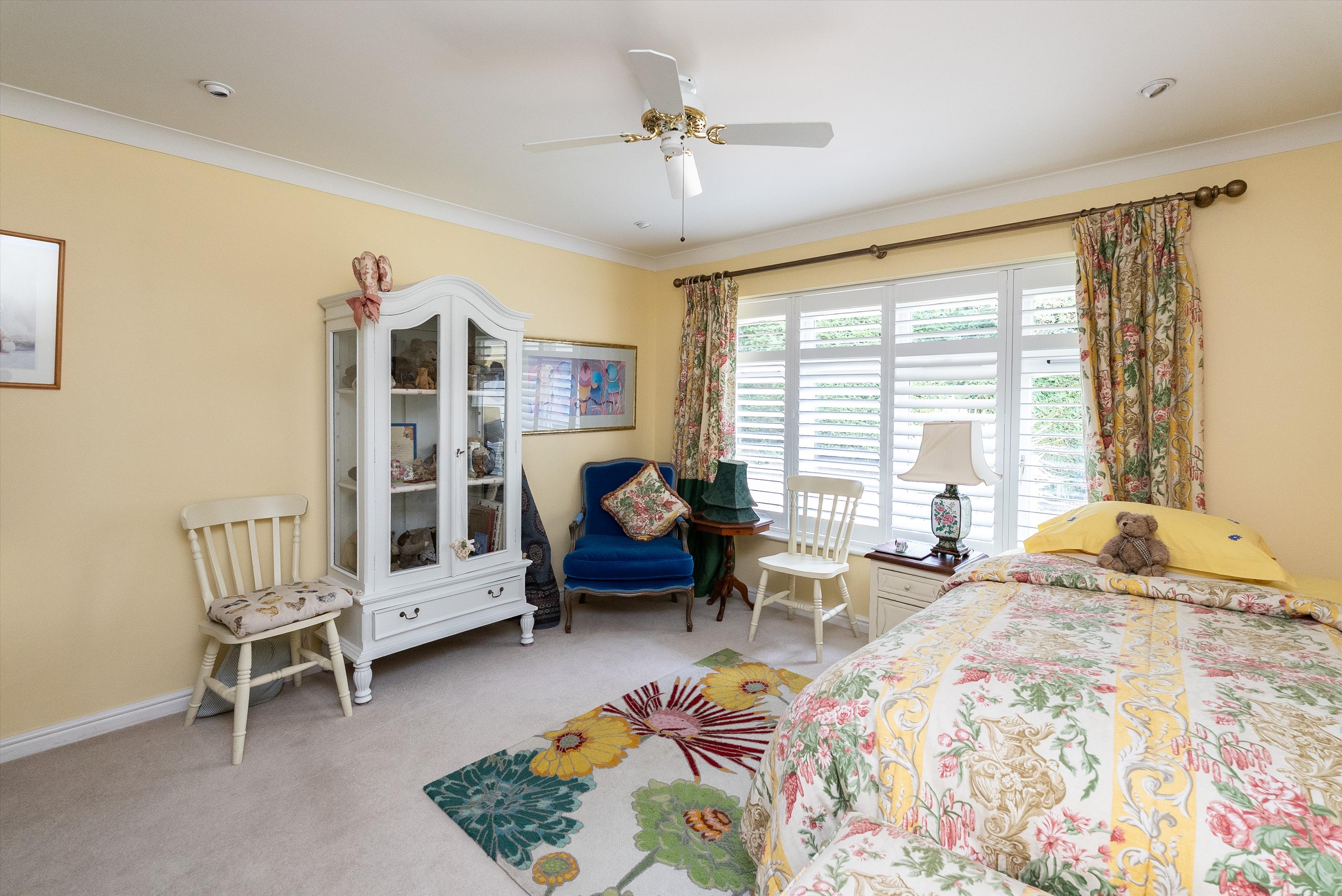 Earleswood, Cobham, Surrey KT11
