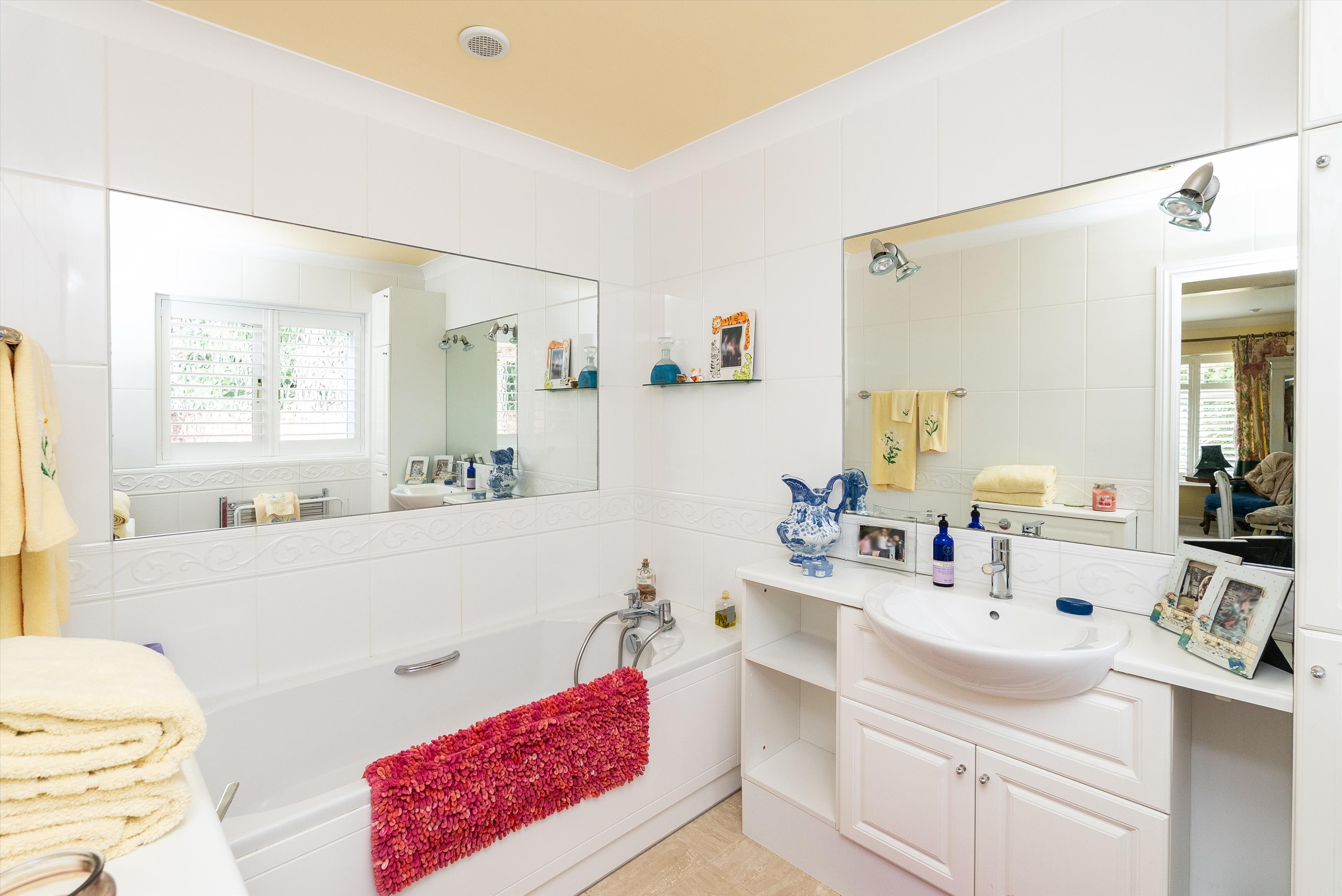 Earleswood, Cobham, Surrey KT11
