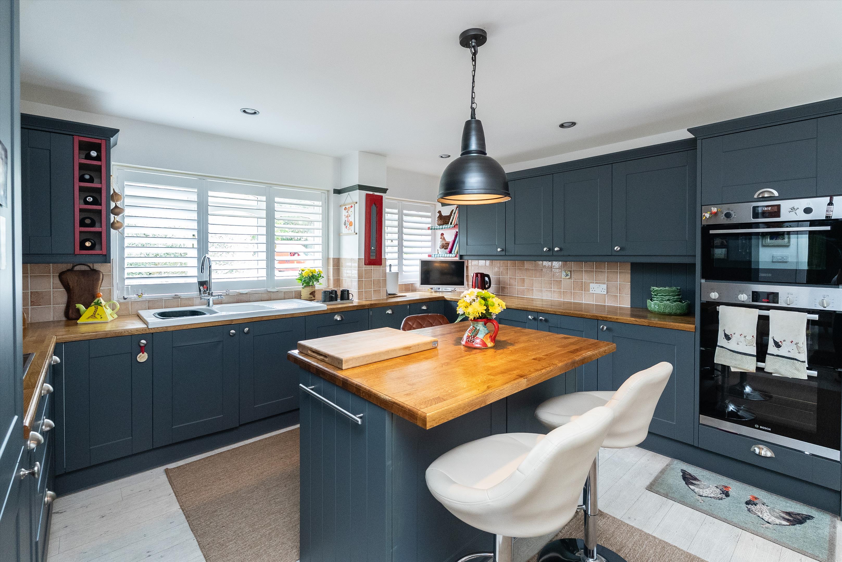 Earleswood, Cobham, Surrey KT11