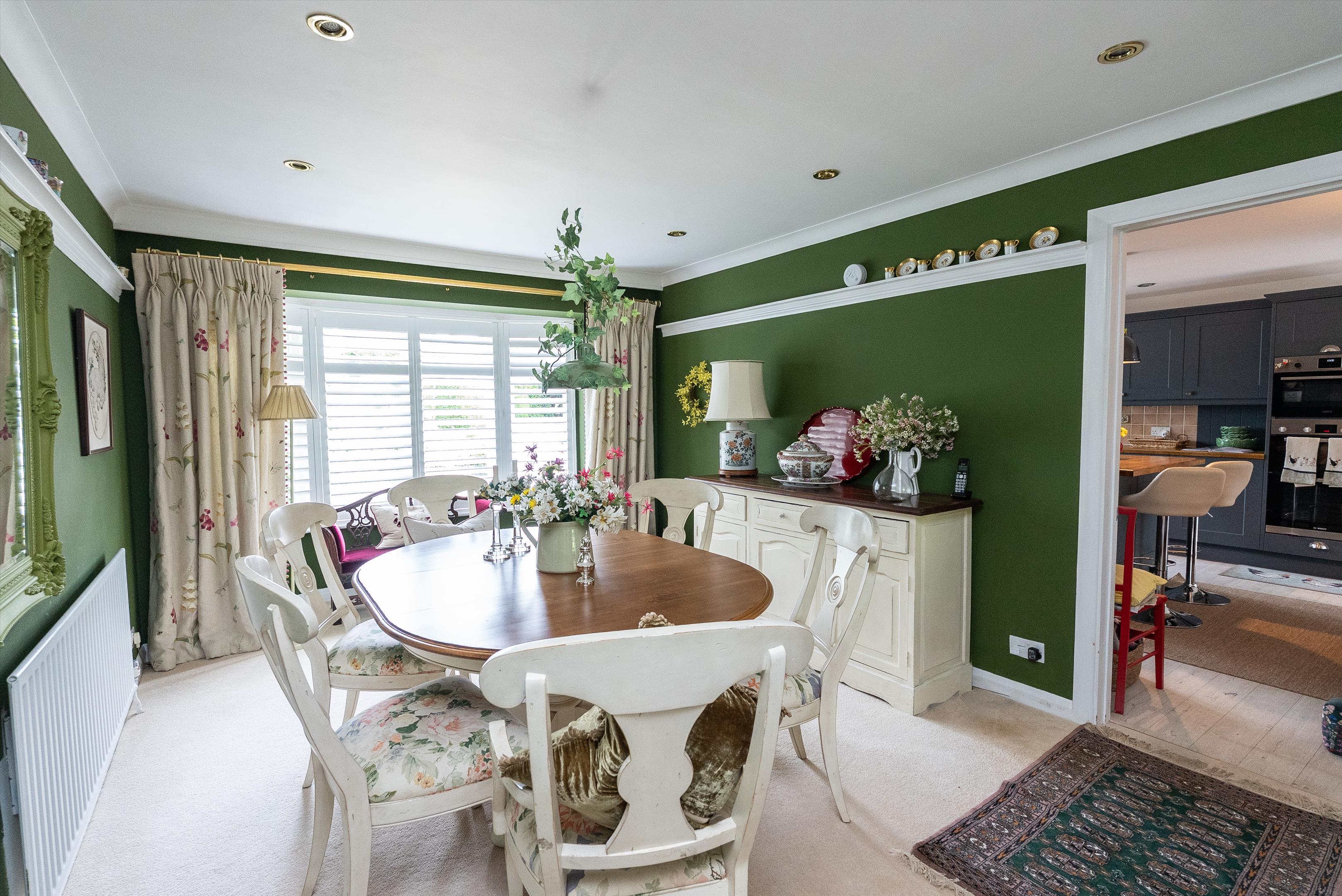Earleswood, Cobham, Surrey KT11