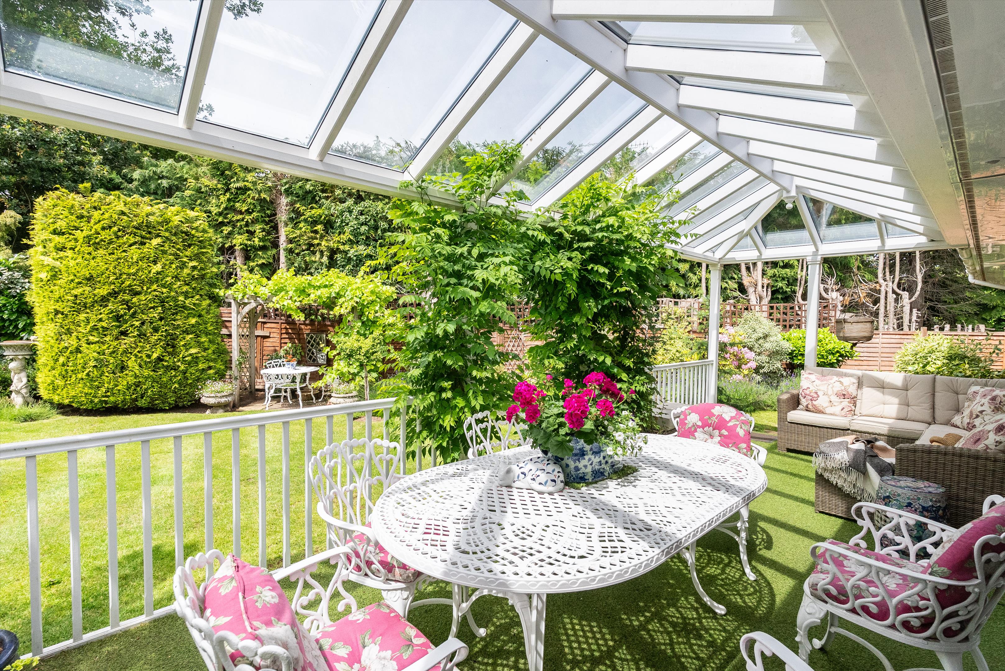 Earleswood, Cobham, Surrey KT11