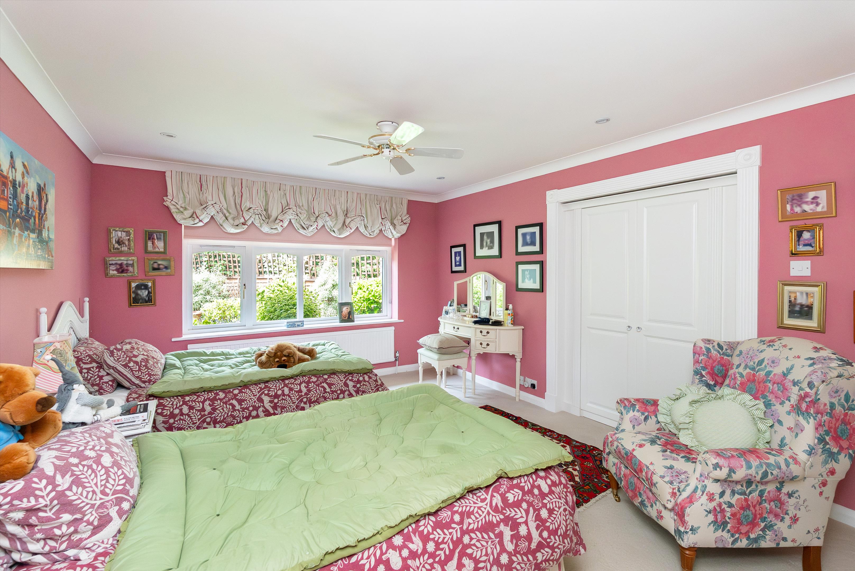 Earleswood, Cobham, Surrey KT11