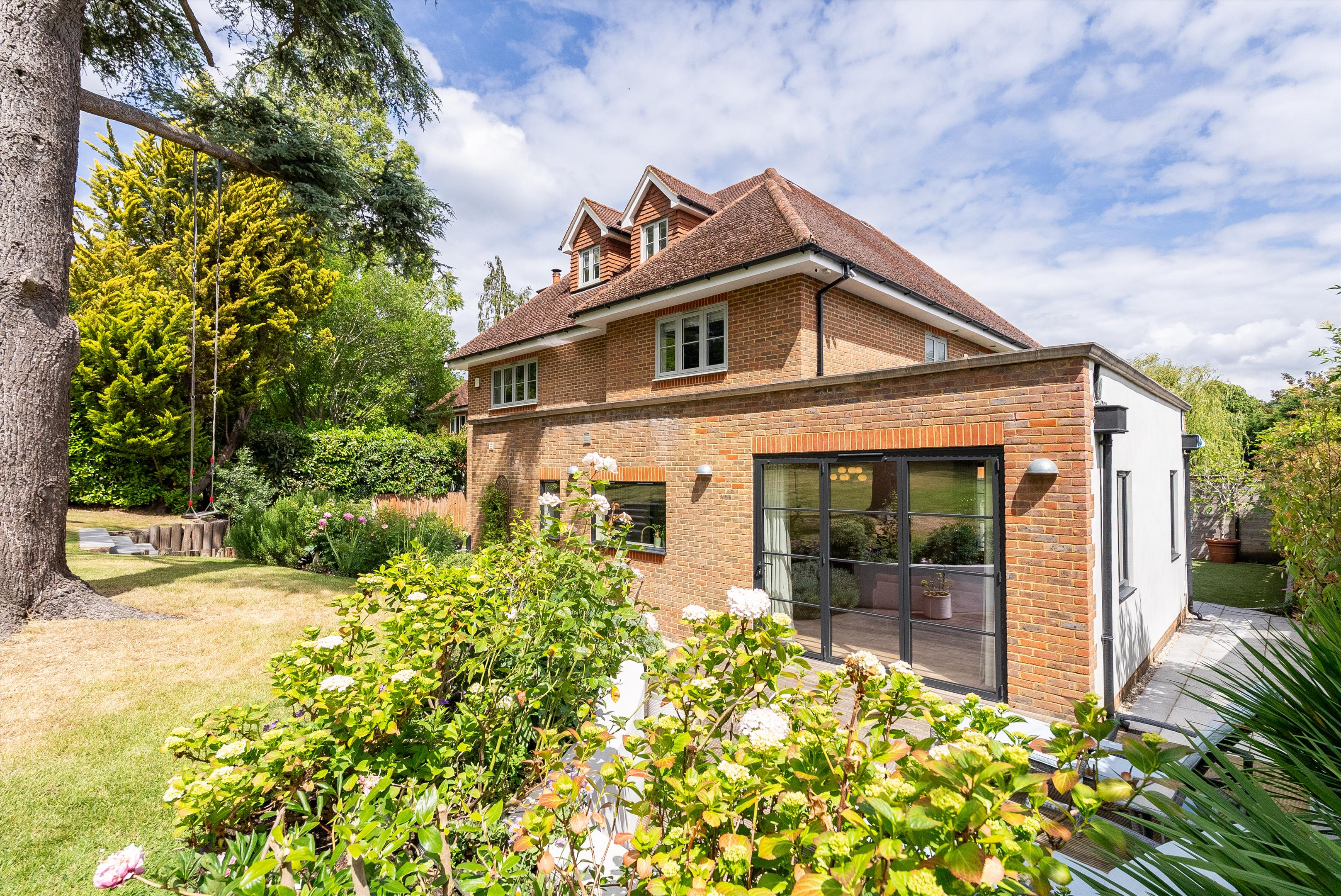 Leatherhead Road, Oxshott, Leatherhead, Surrey KT22