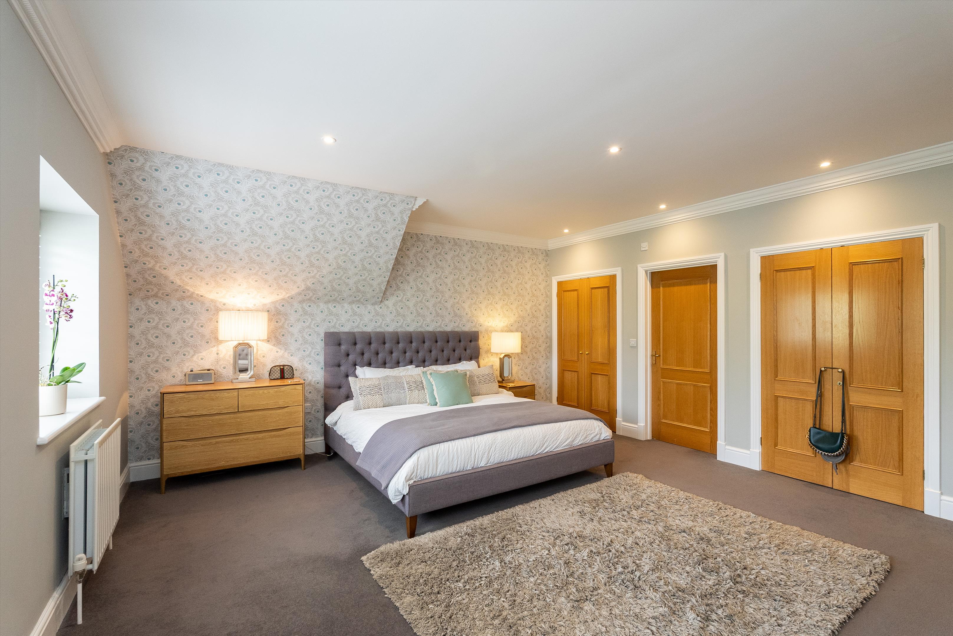 Leatherhead Road, Oxshott, Leatherhead, Surrey KT22