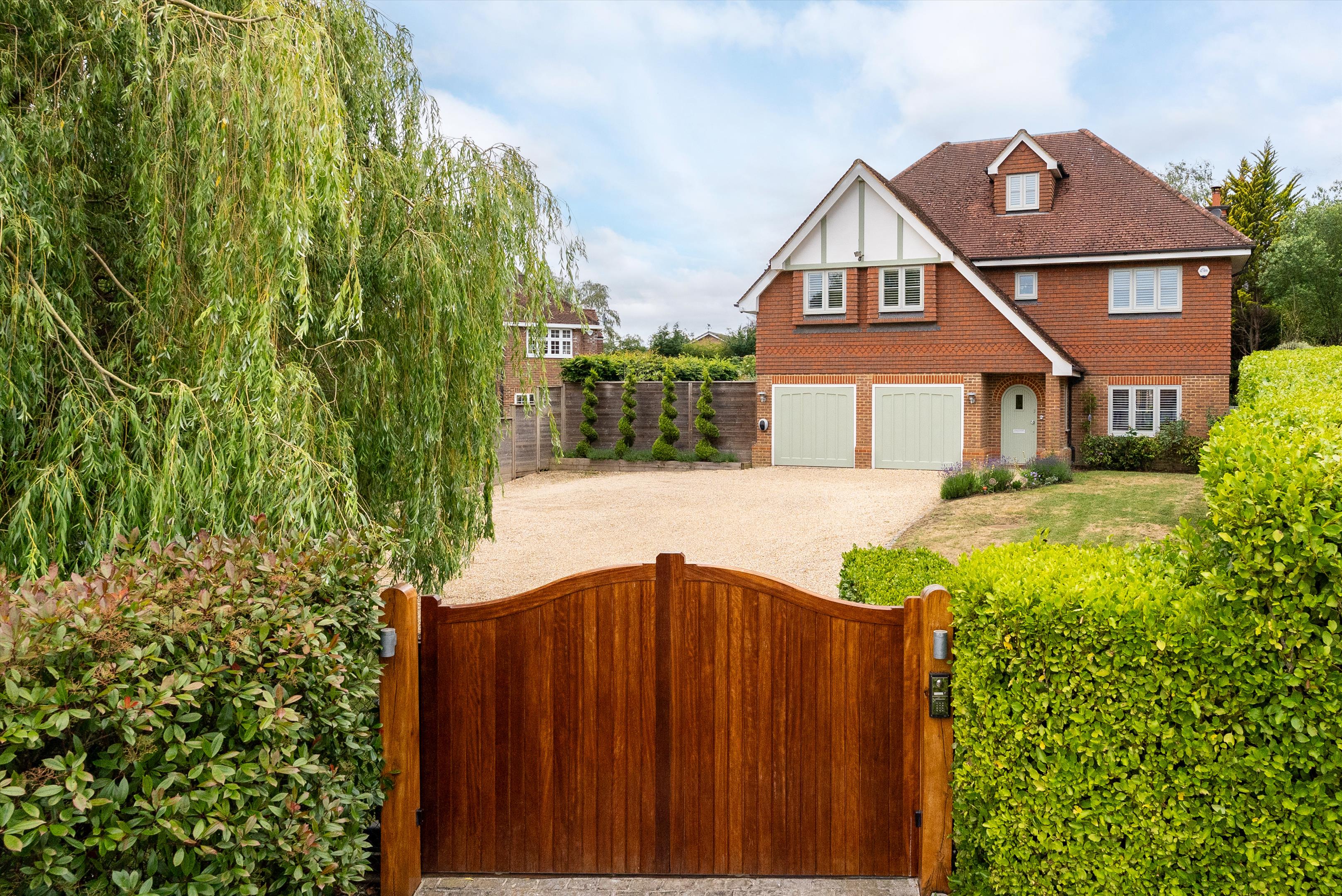 Leatherhead Road, Oxshott, Leatherhead, Surrey KT22