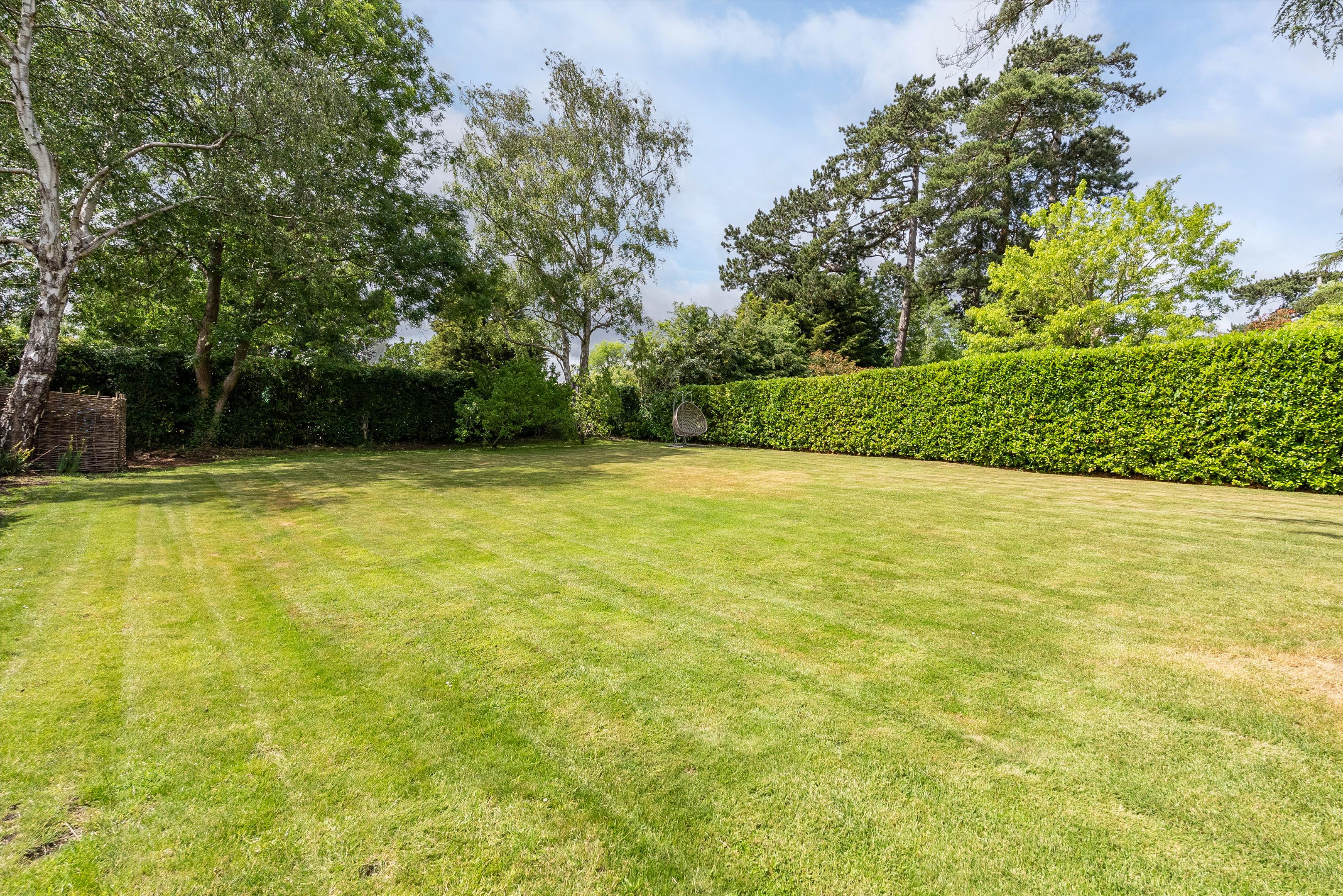 Leatherhead Road, Oxshott, Leatherhead, Surrey KT22