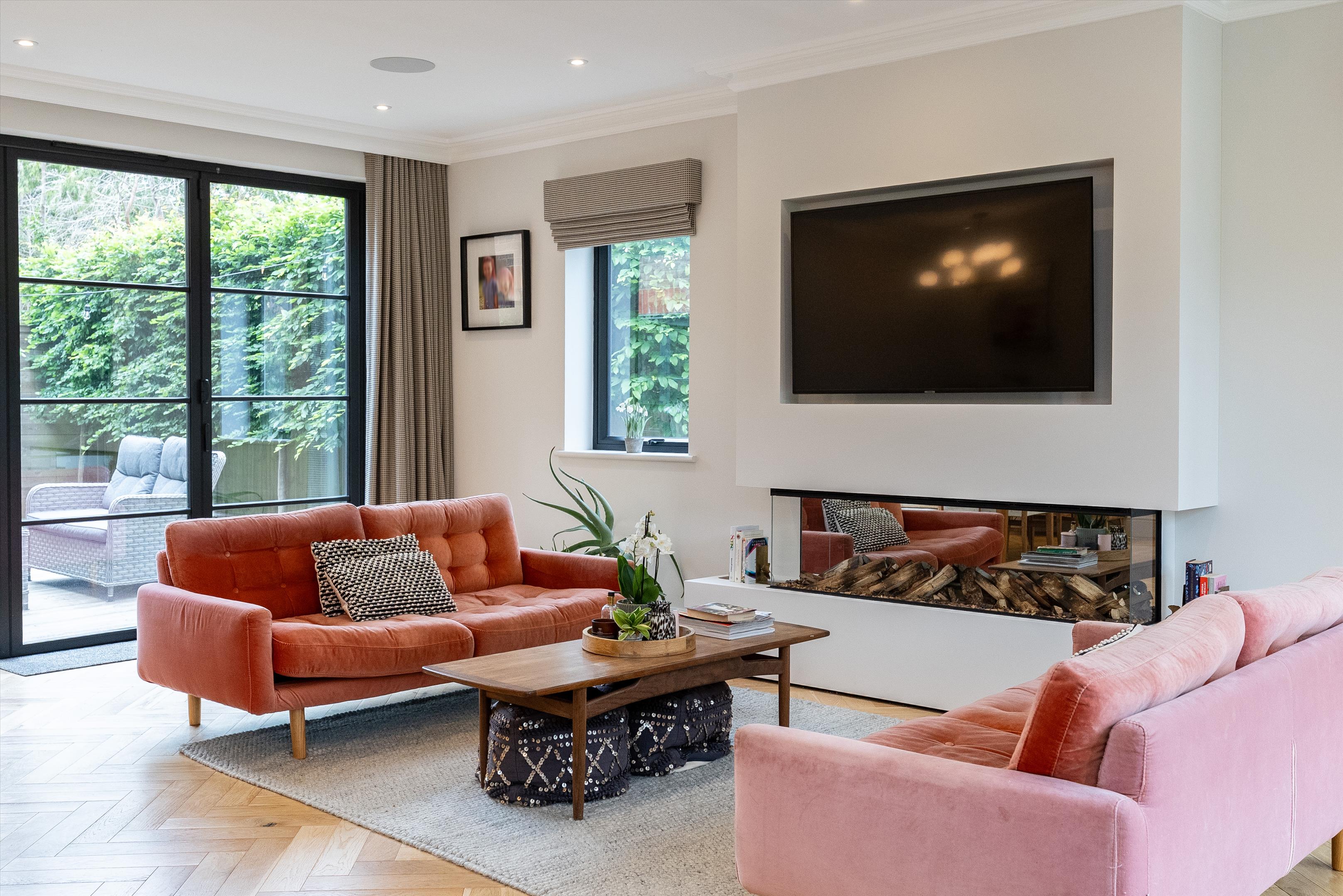 Leatherhead Road, Oxshott, Leatherhead, Surrey KT22