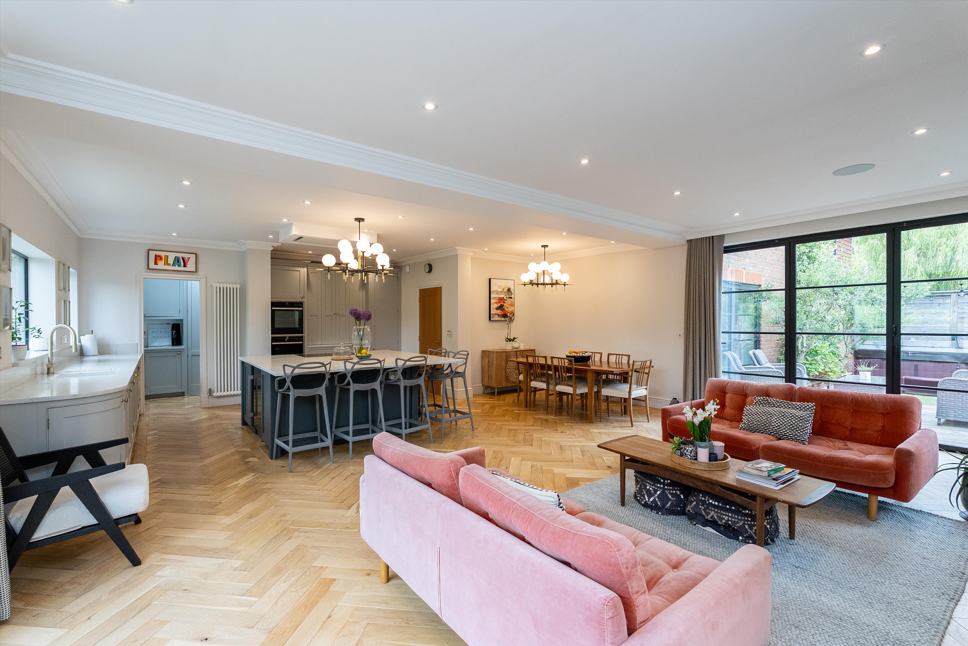 Leatherhead Road, Oxshott, Leatherhead, Surrey KT22