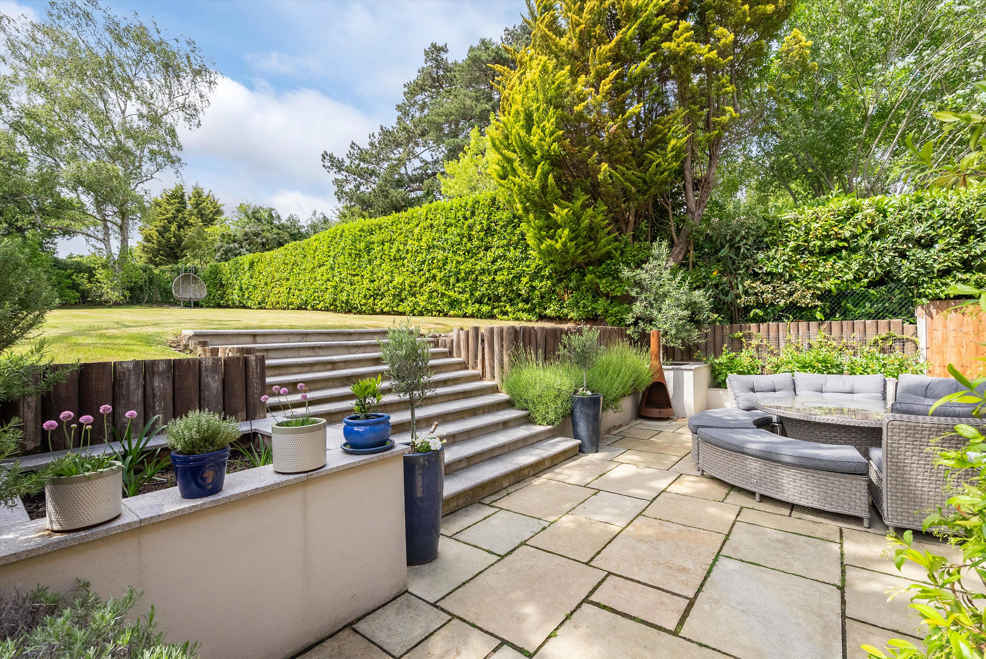 Leatherhead Road, Oxshott, Leatherhead, Surrey KT22