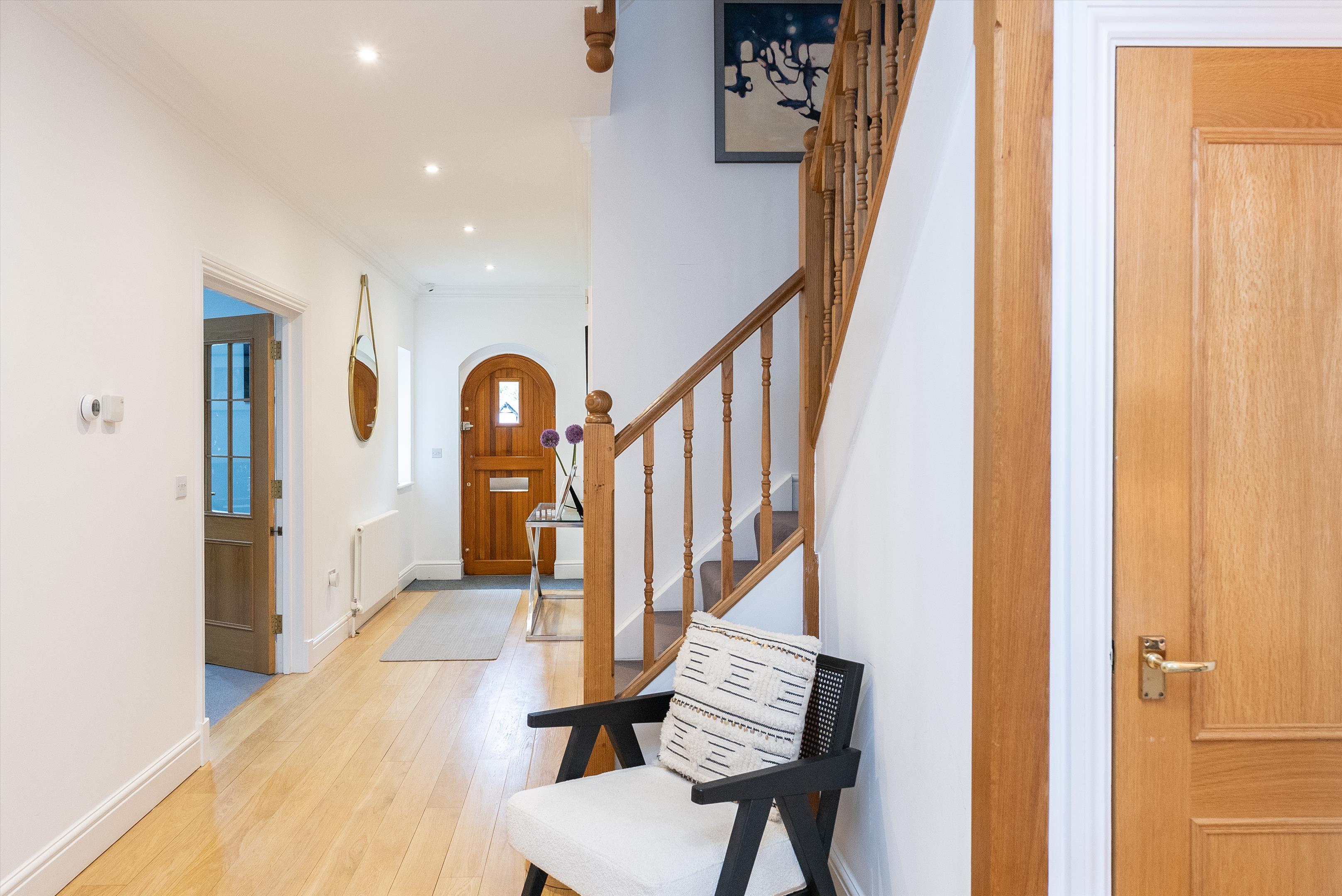 Leatherhead Road, Oxshott, Leatherhead, Surrey KT22