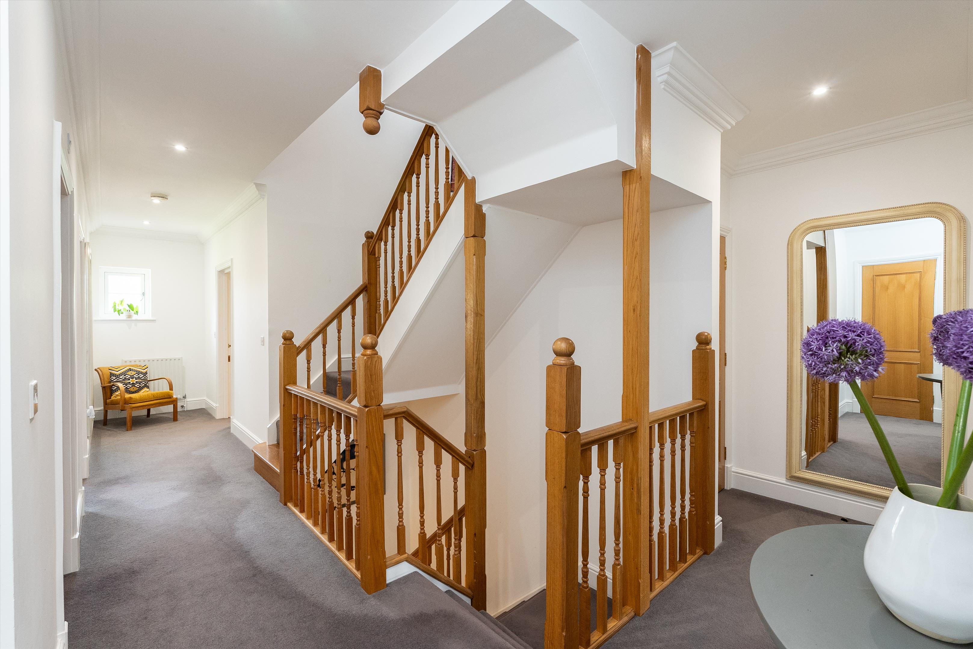 Leatherhead Road, Oxshott, Leatherhead, Surrey KT22