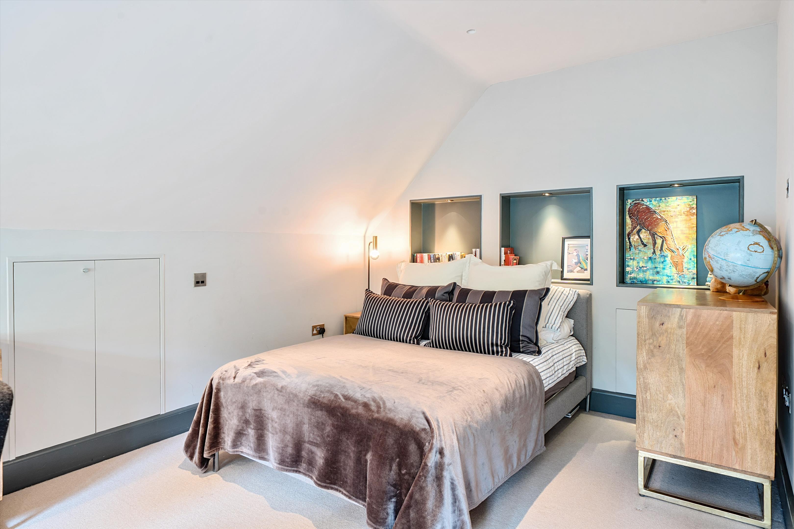 Ockham Road South, East Horsley, Surrey KT24