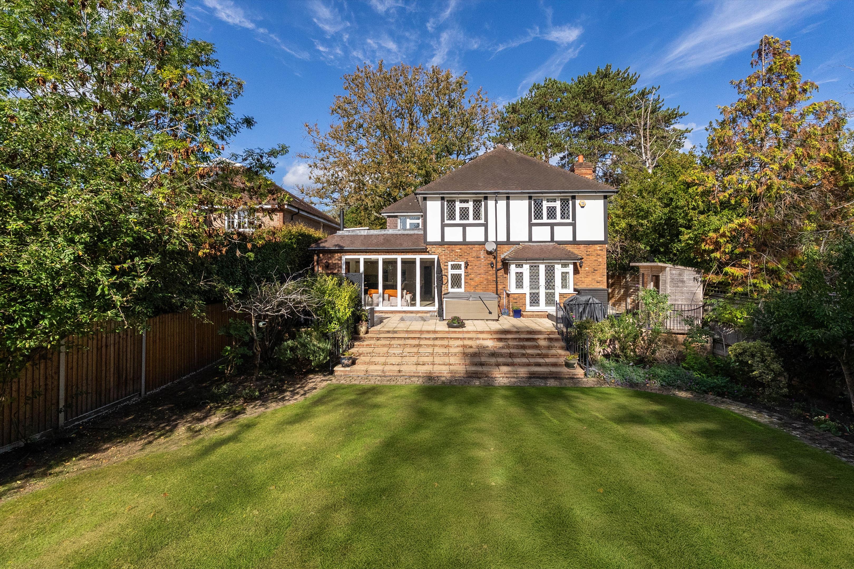 Heath Ridge Green, Cobham, Surrey KT11