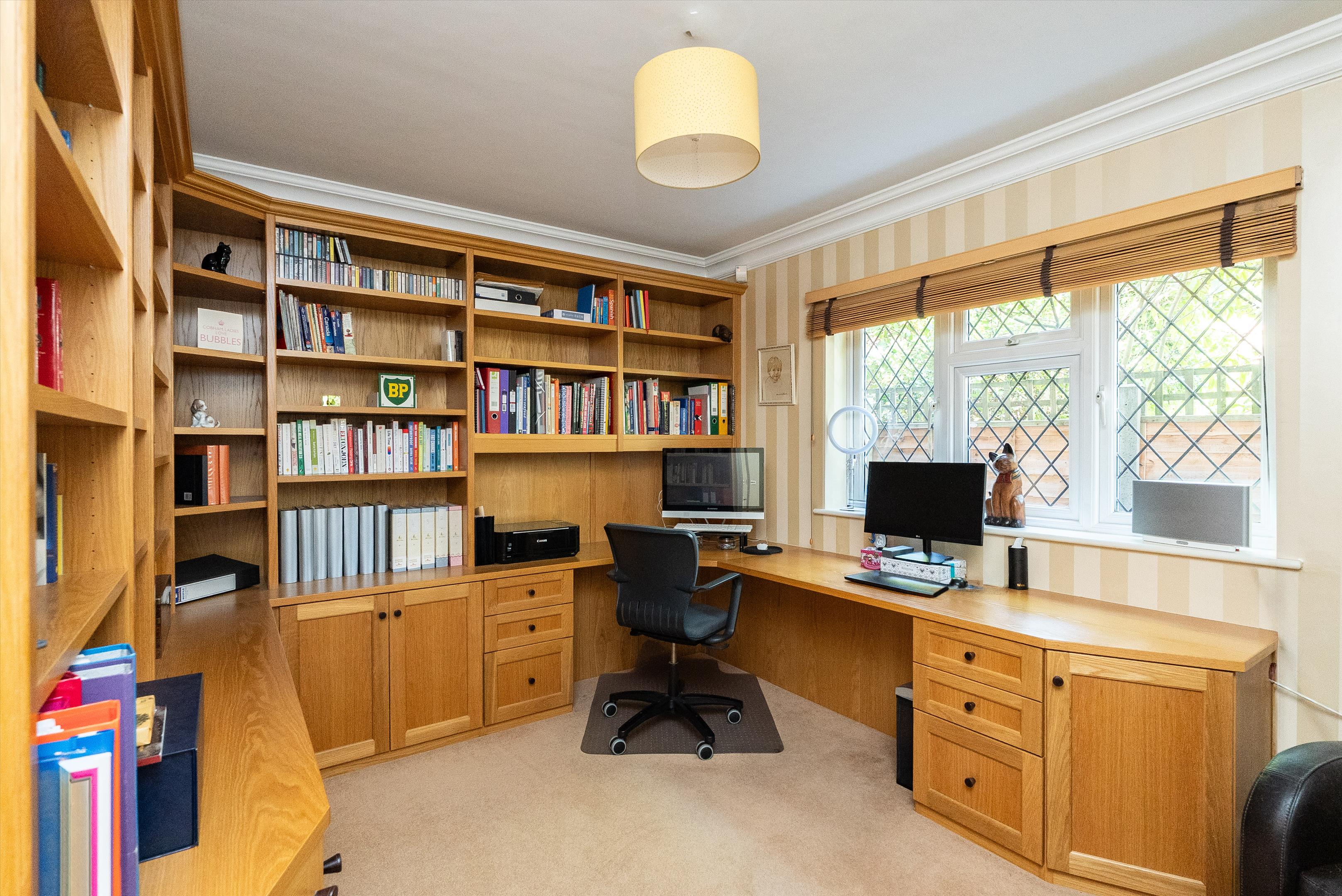Heath Ridge Green, Cobham, Surrey KT11