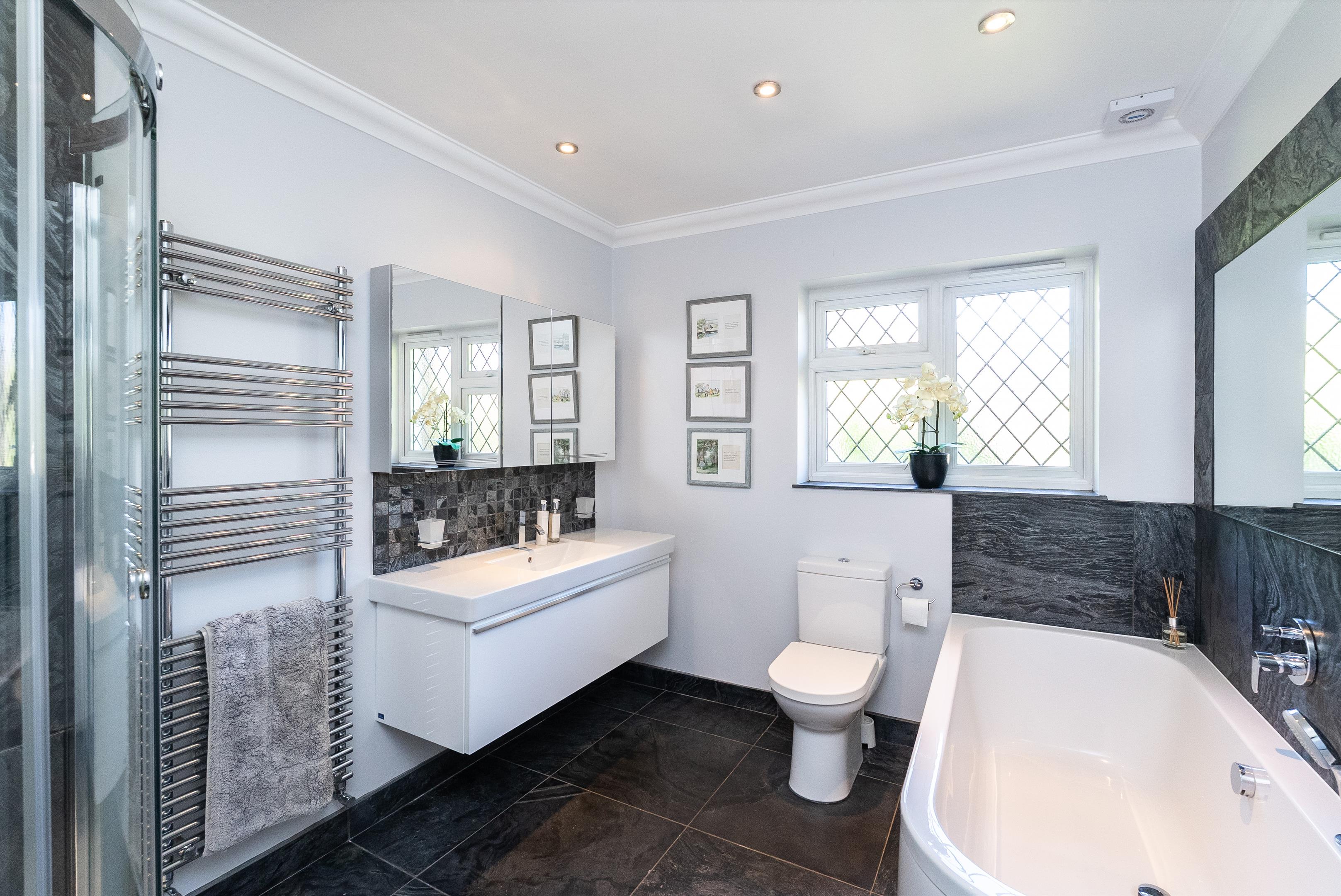 Heath Ridge Green, Cobham, Surrey KT11