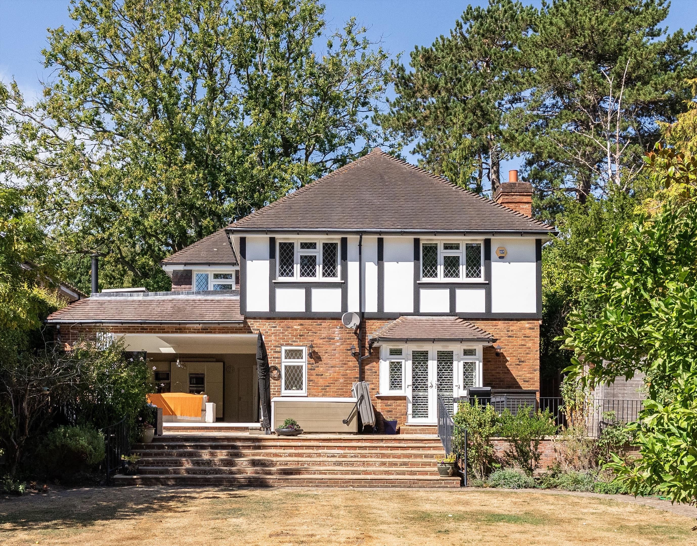 Heath Ridge Green, Cobham, Surrey KT11