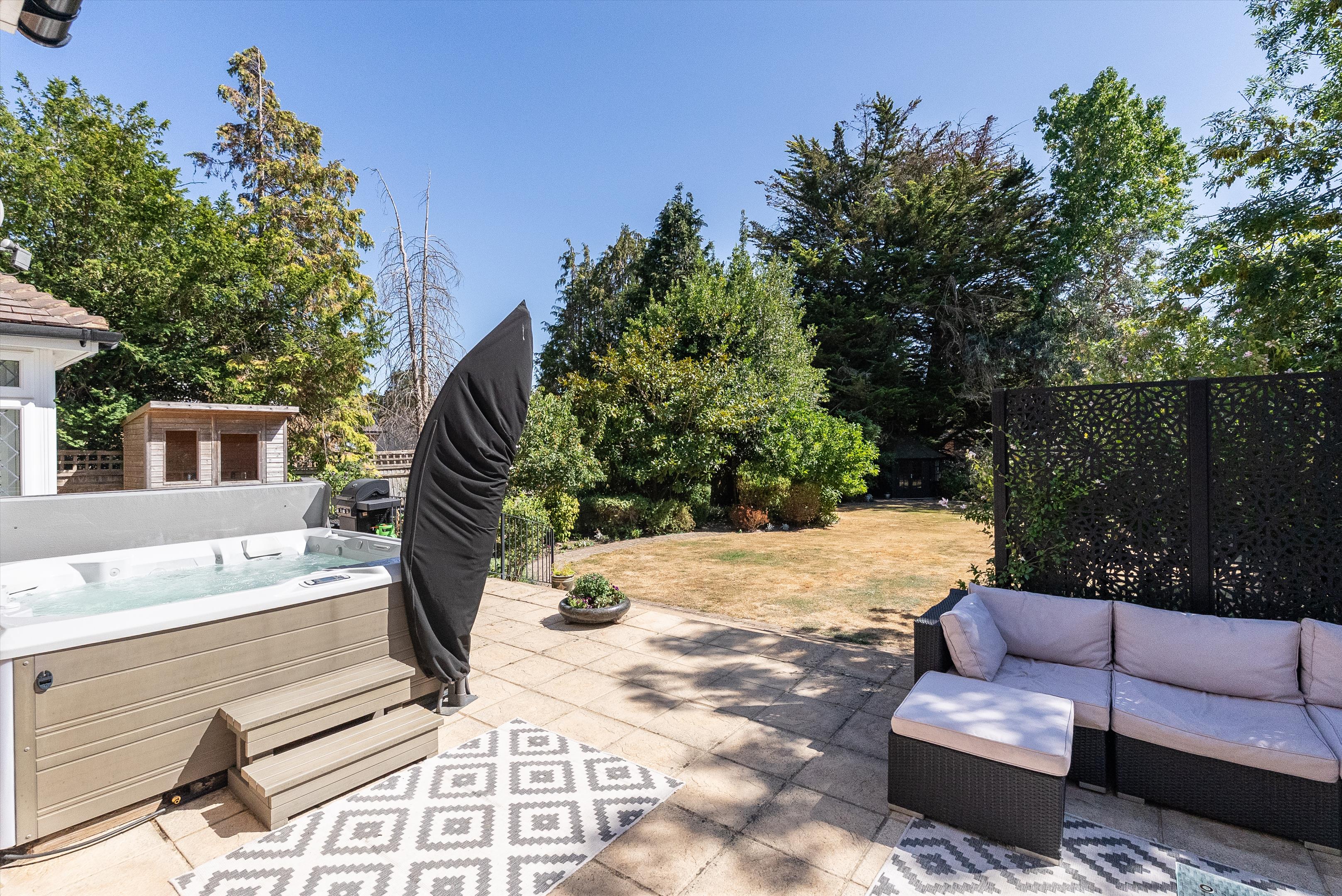 Heath Ridge Green, Cobham, Surrey KT11