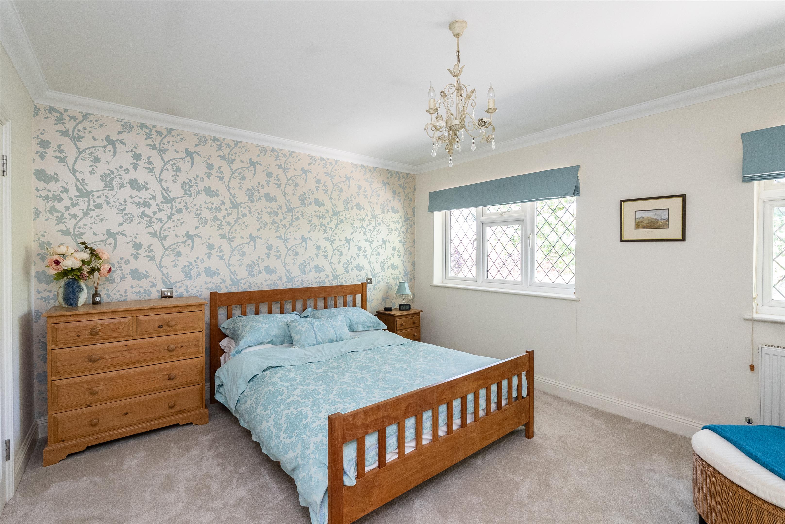 Heath Ridge Green, Cobham, Surrey KT11