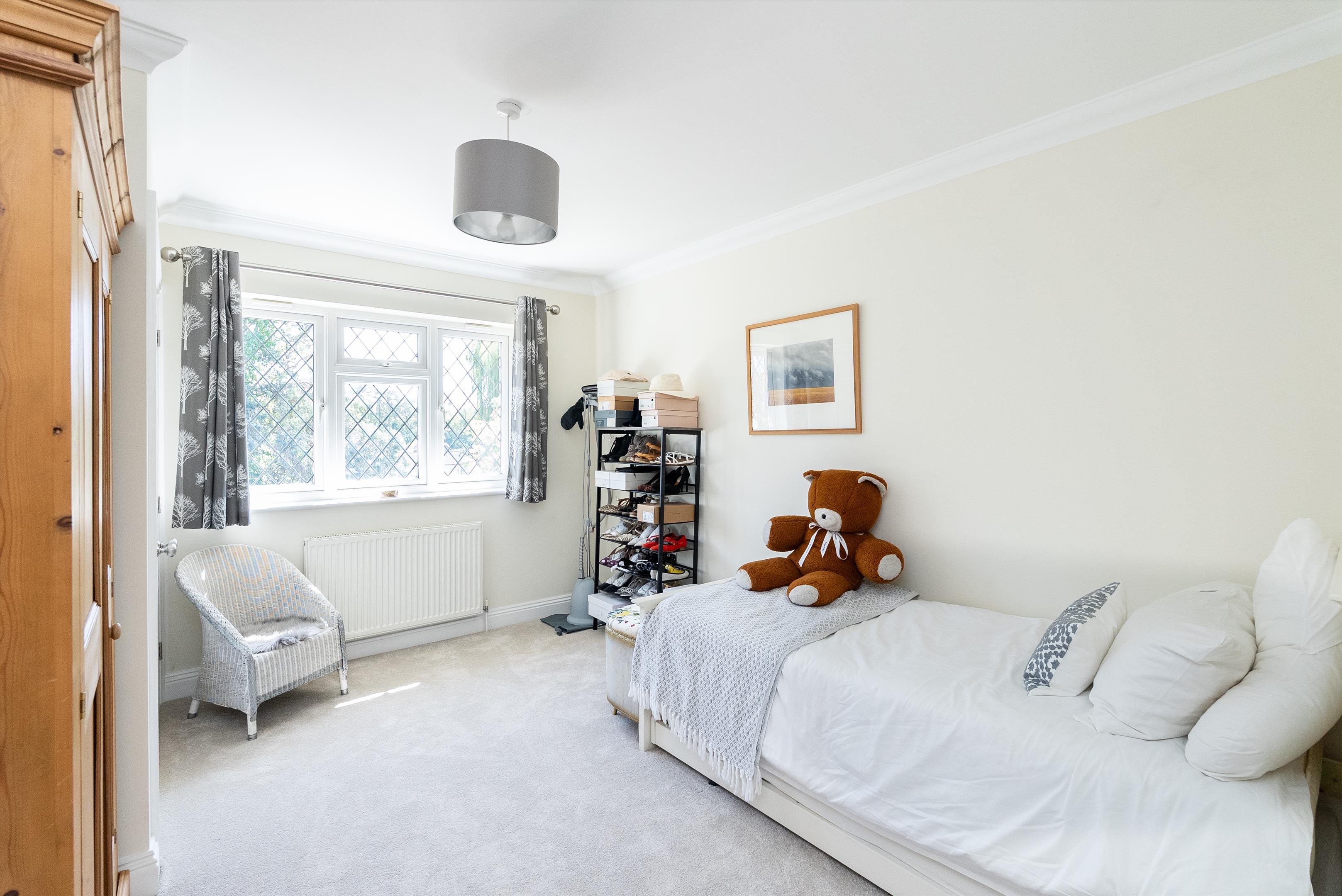 Heath Ridge Green, Cobham, Surrey KT11