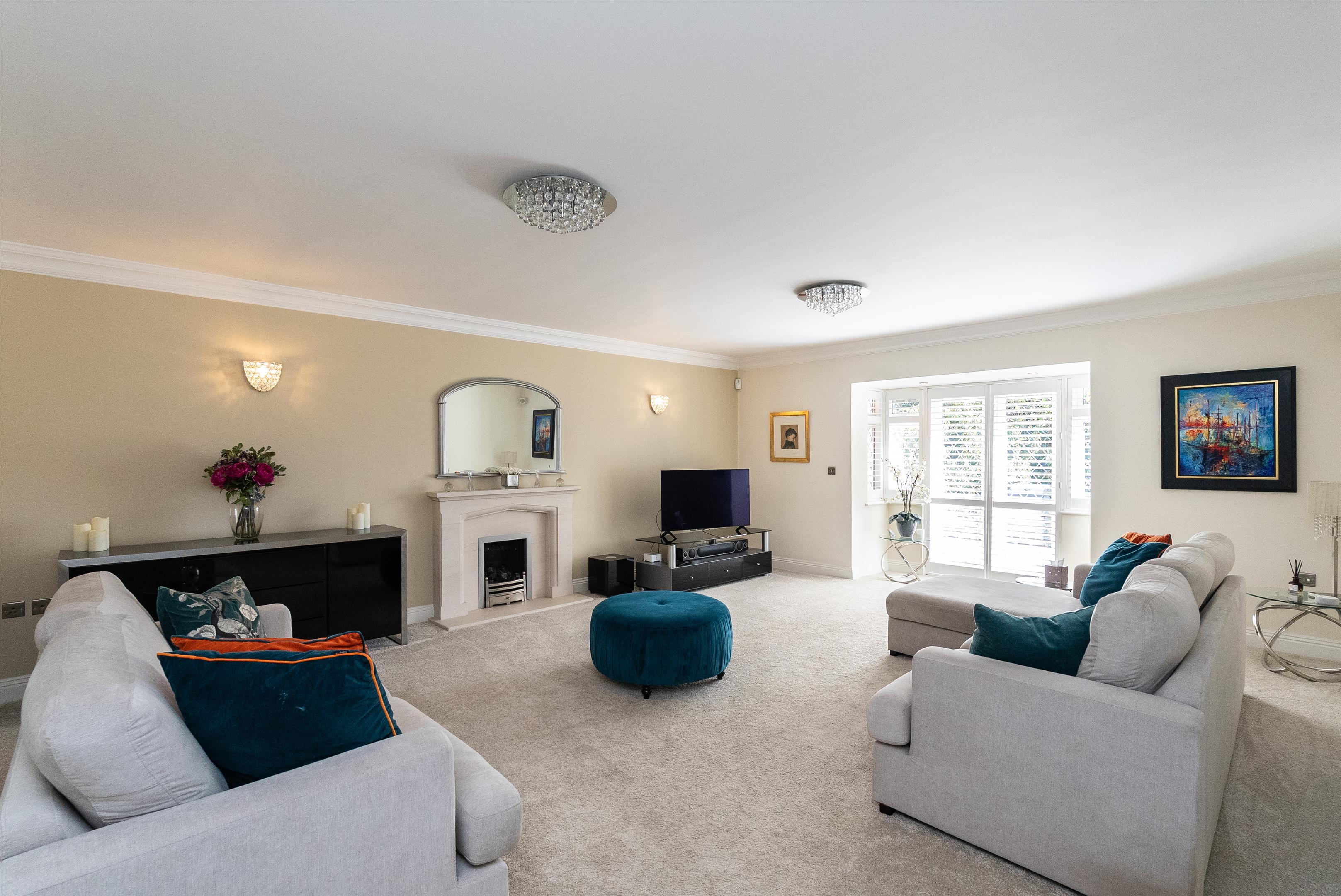 Heath Ridge Green, Cobham, Surrey KT11