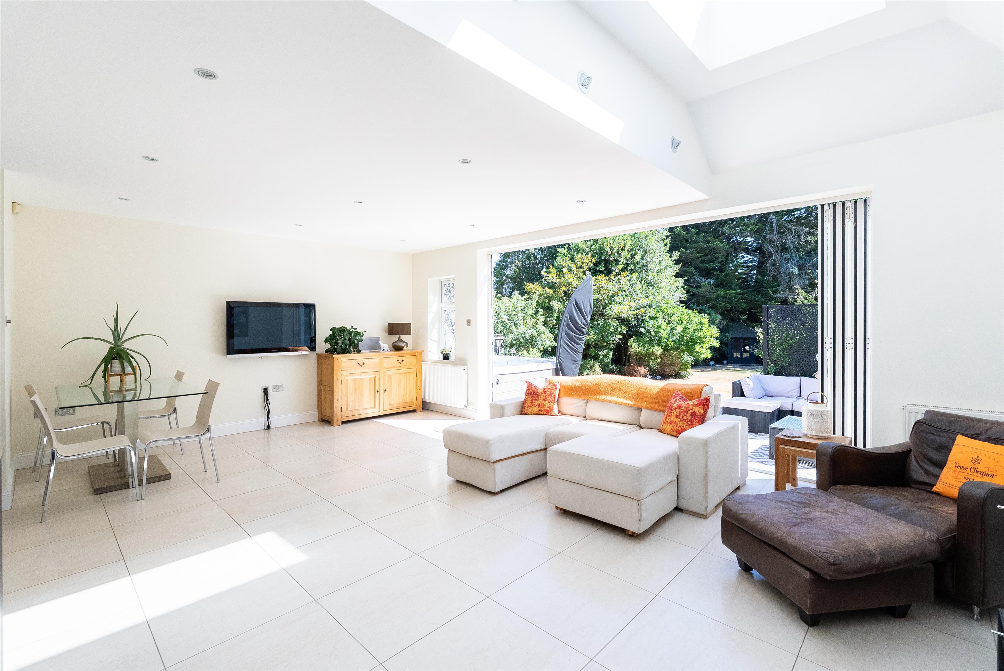 Heath Ridge Green, Cobham, Surrey KT11