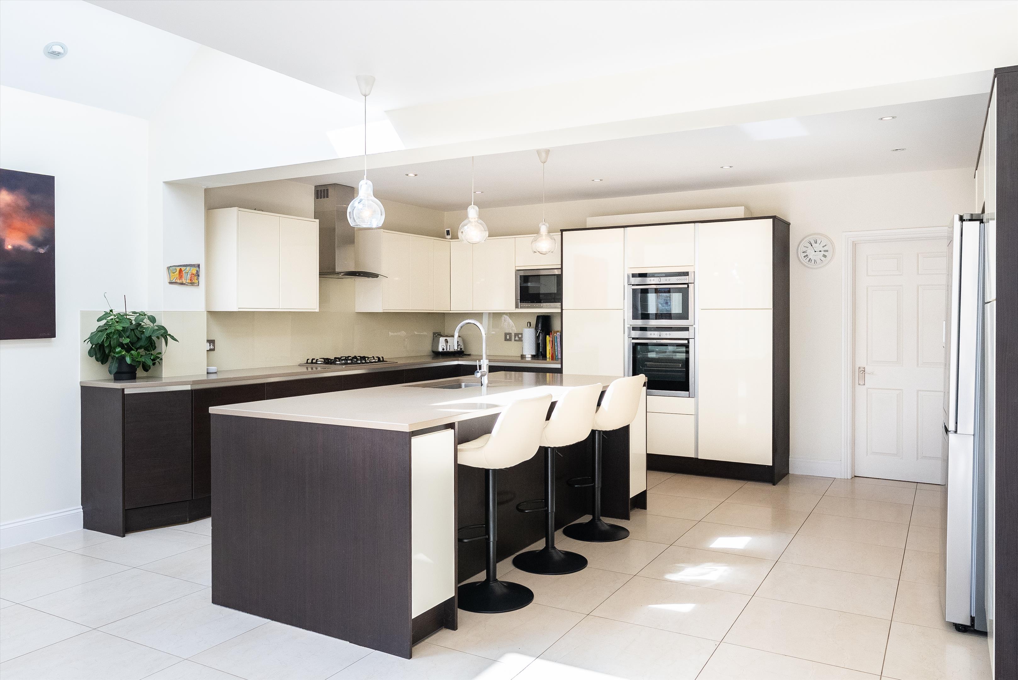 Heath Ridge Green, Cobham, Surrey KT11