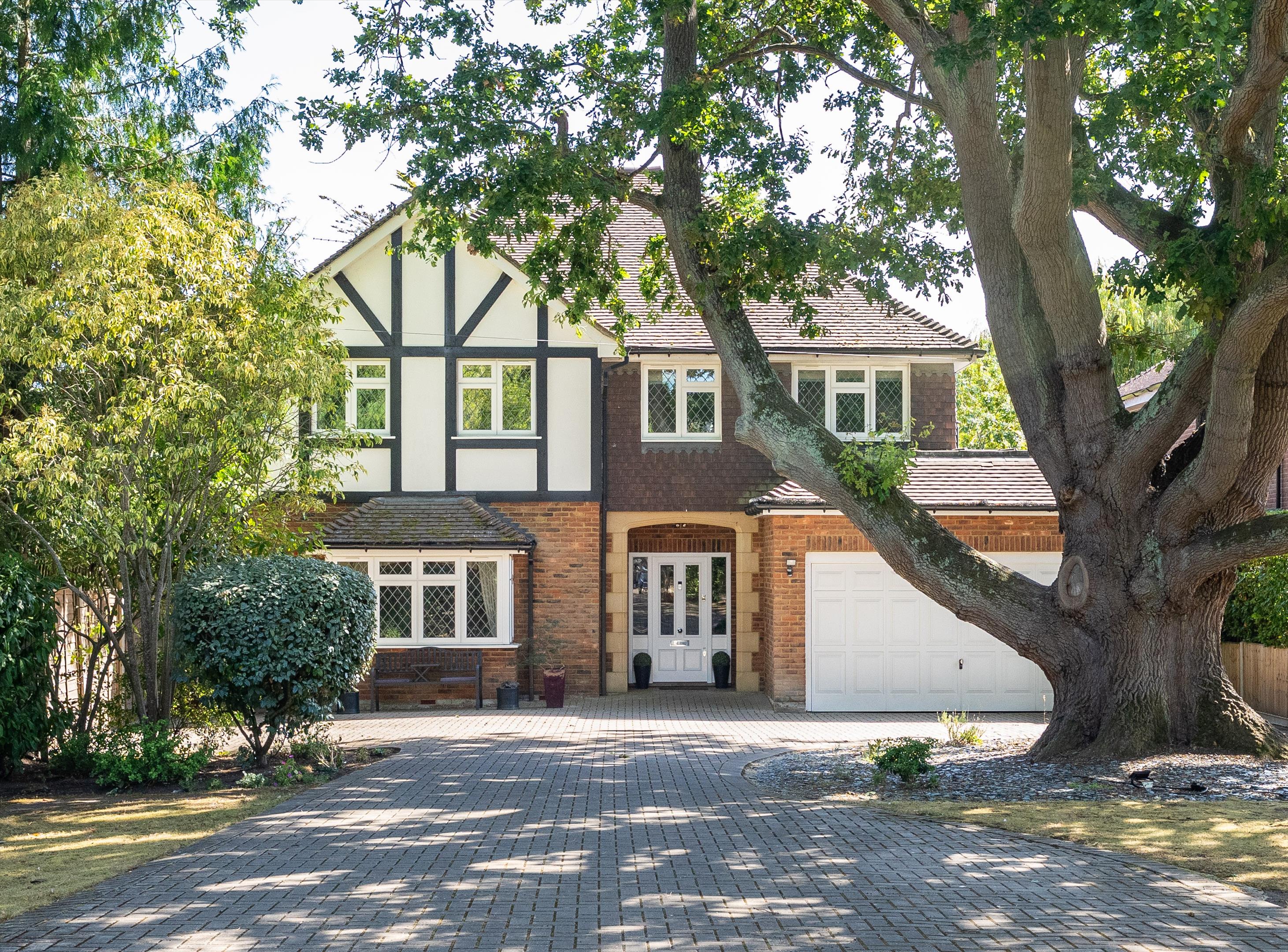 Heath Ridge Green, Cobham, Surrey KT11