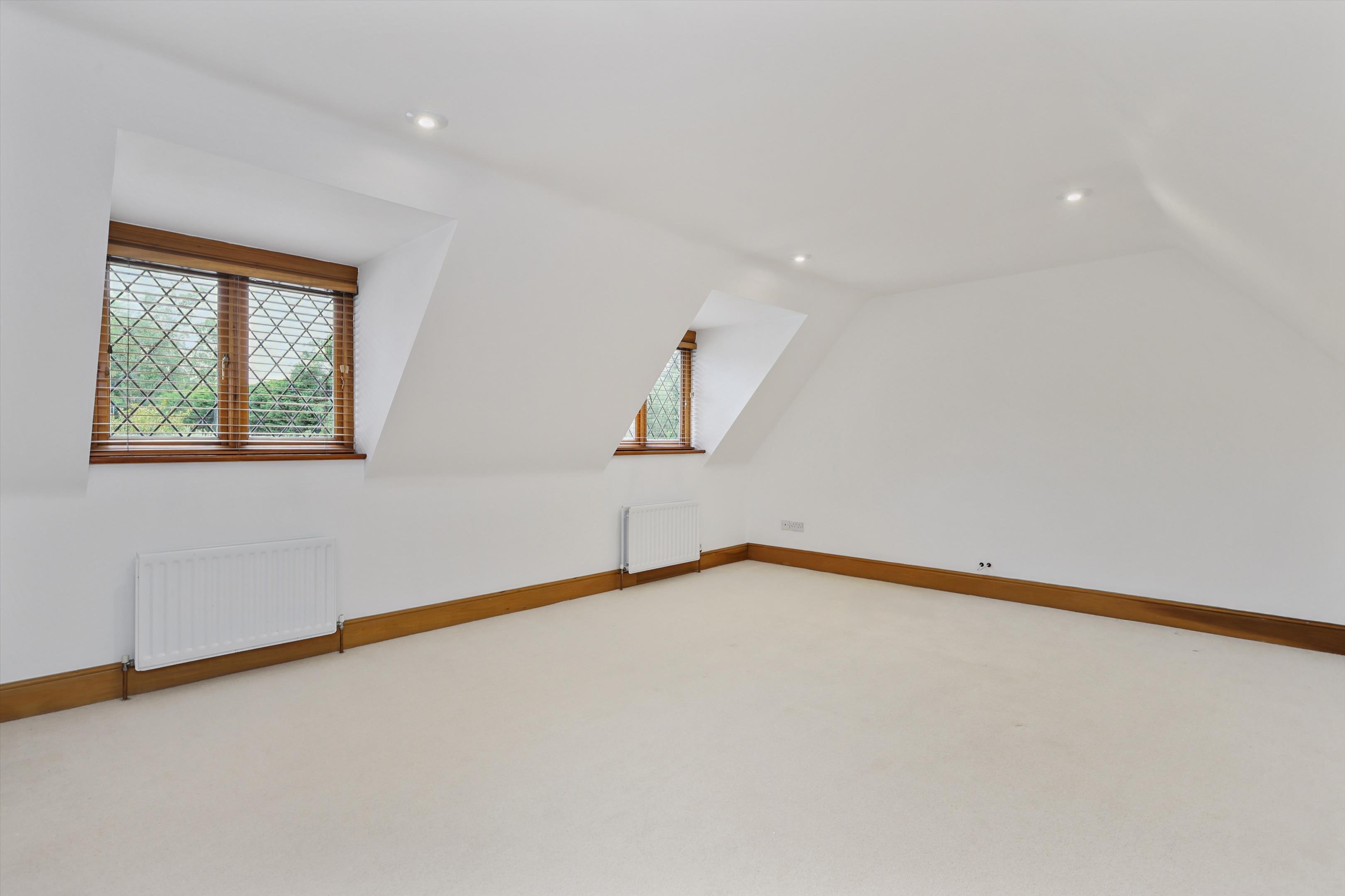 Fairfield Park, Cobham, Surrey, KT11