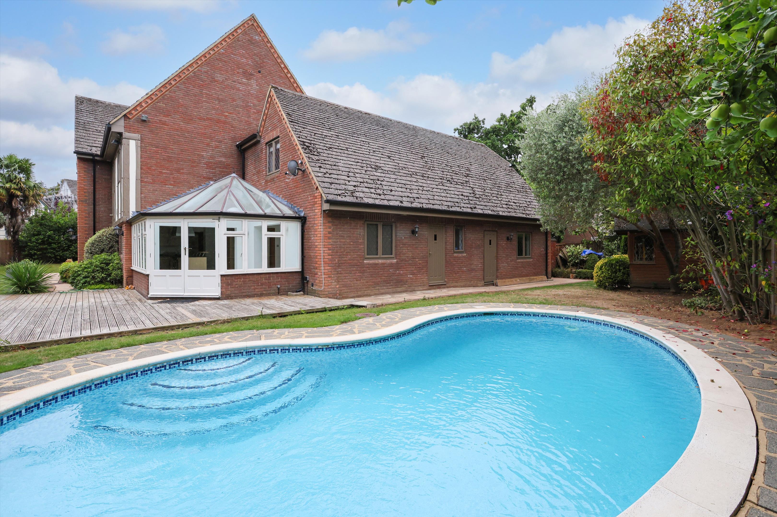 Fairfield Park, Cobham, Surrey, KT11