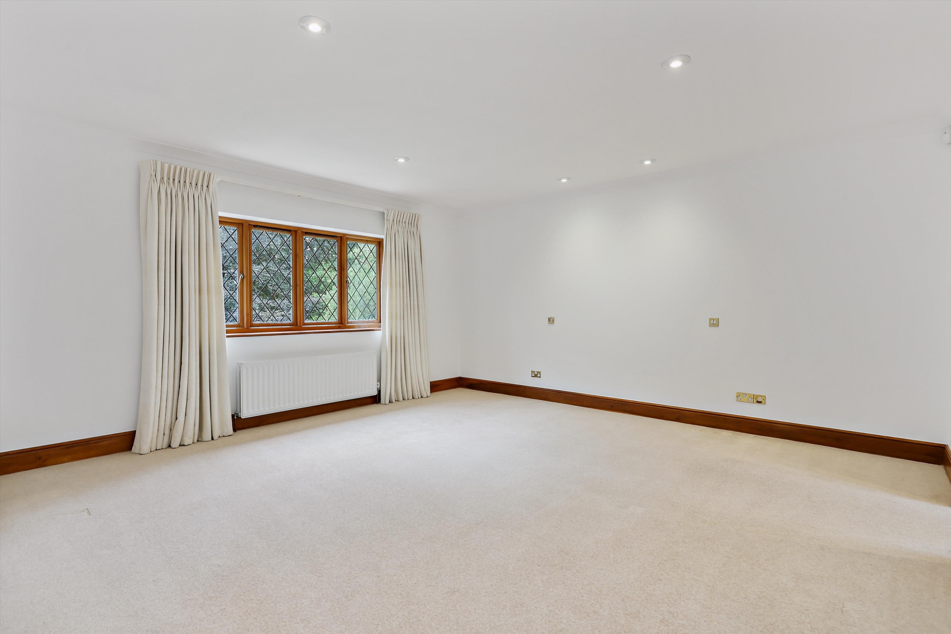 Fairfield Park, Cobham, Surrey, KT11