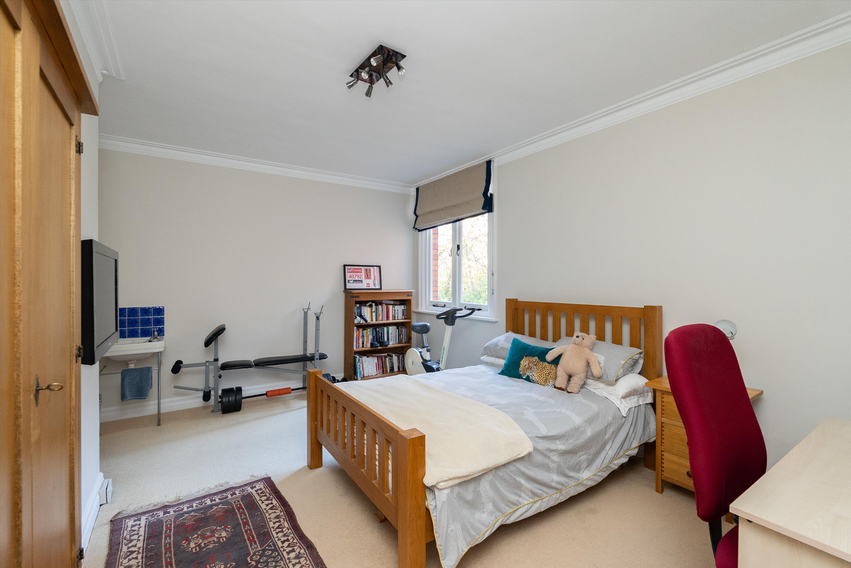 Lingwood, Byfleet Road, Cobham, KT11
