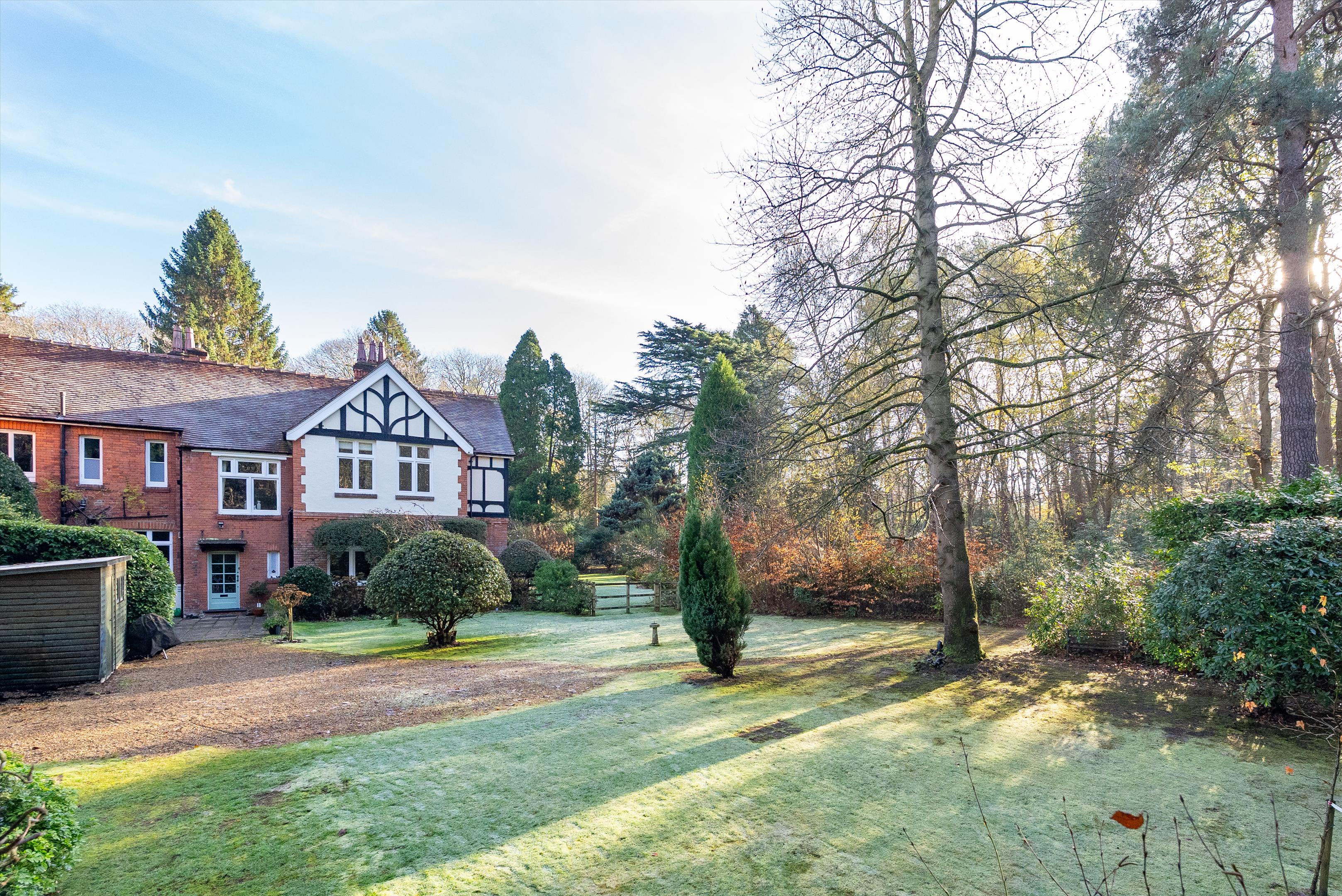 Lingwood, Byfleet Road, Cobham, KT11