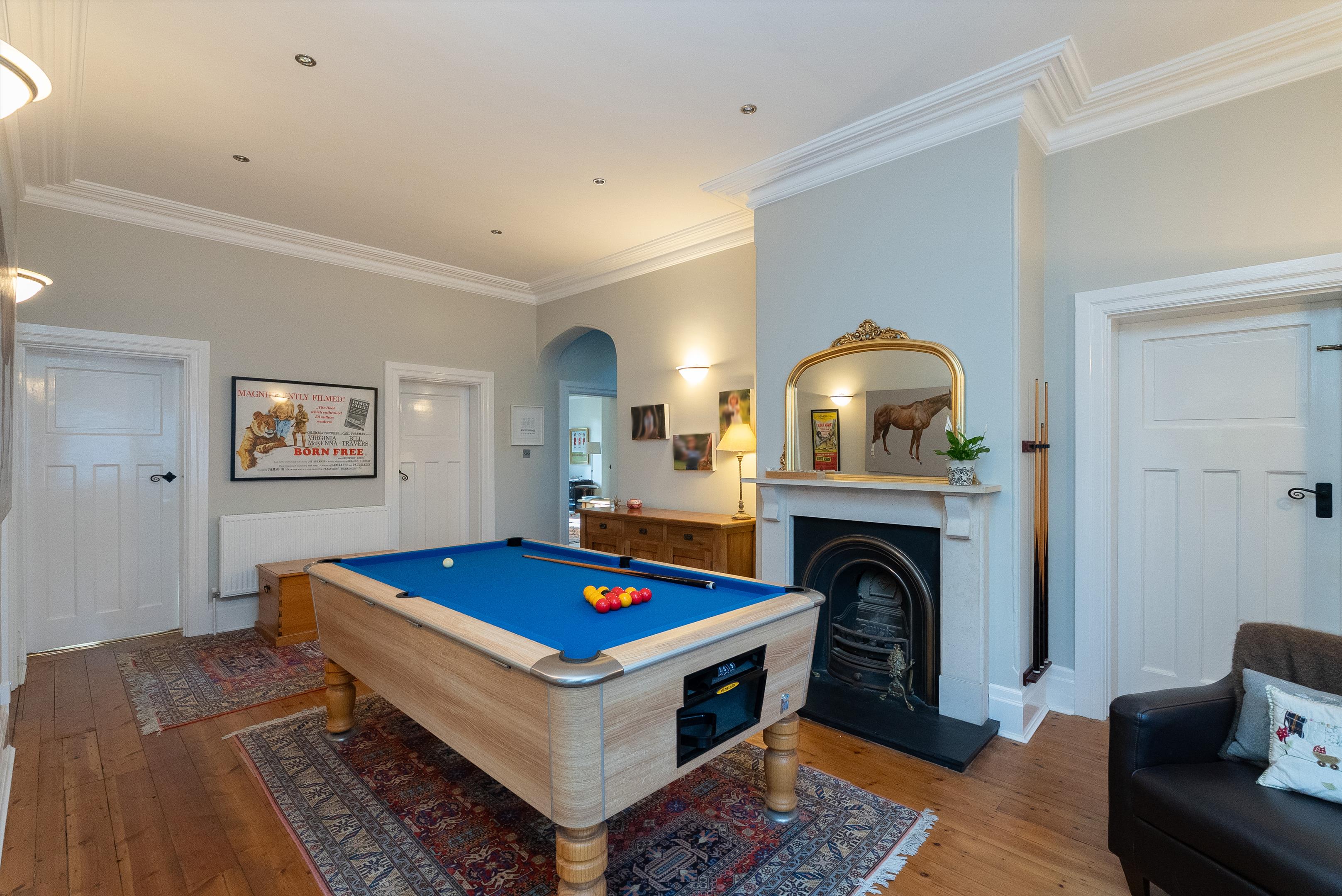 Lingwood, Byfleet Road, Cobham, KT11