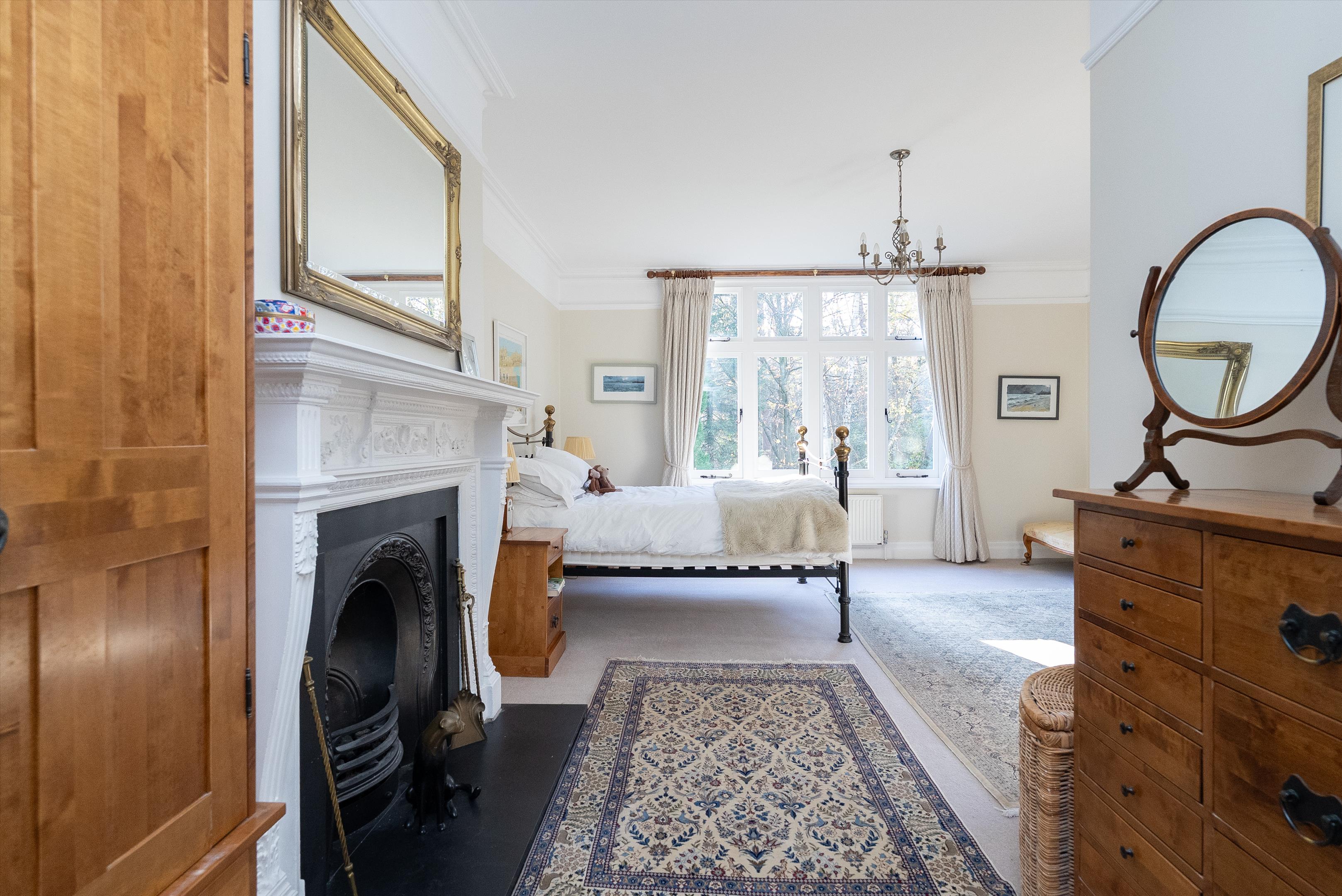 Lingwood, Byfleet Road, Cobham, KT11