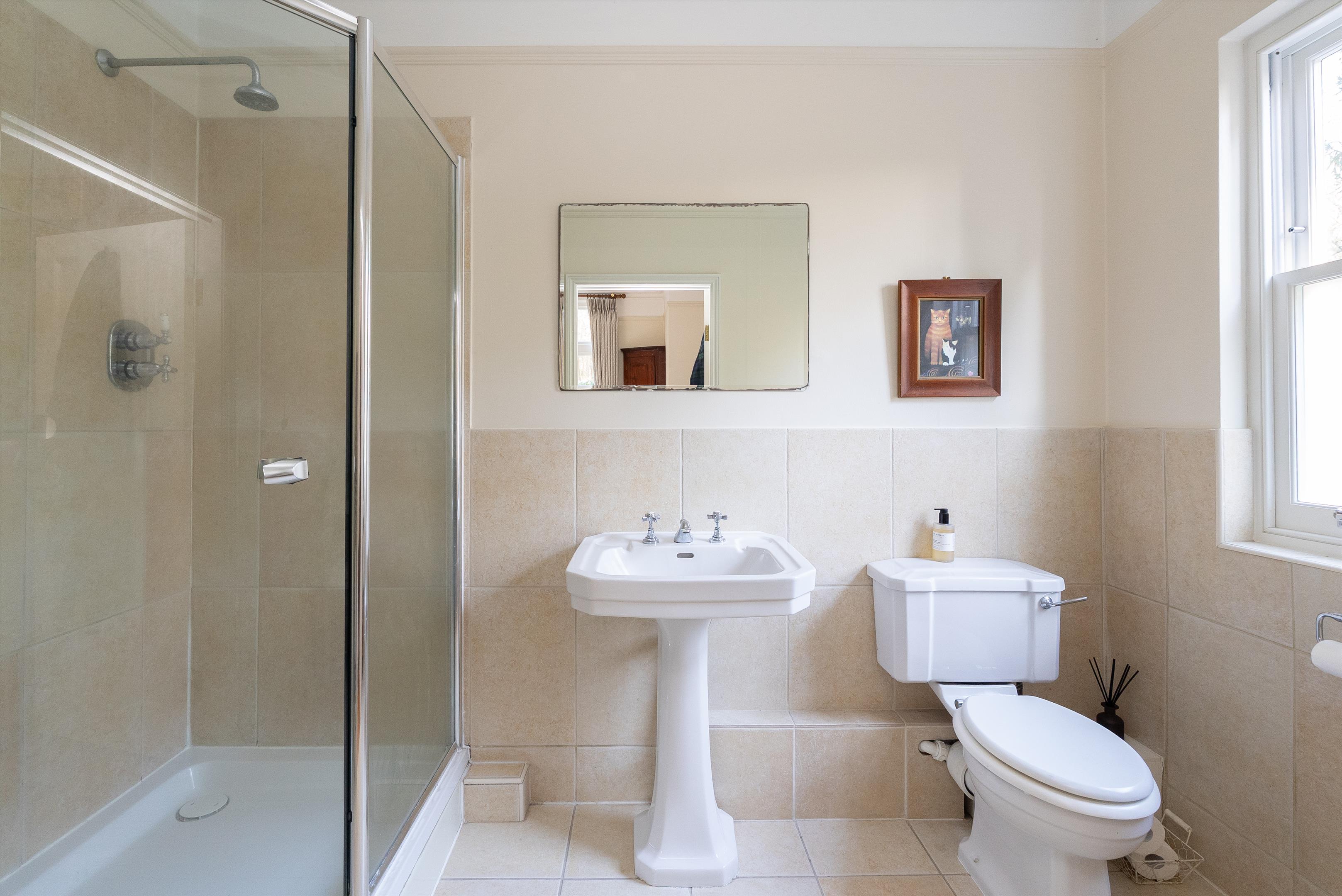 Lingwood, Byfleet Road, Cobham, KT11