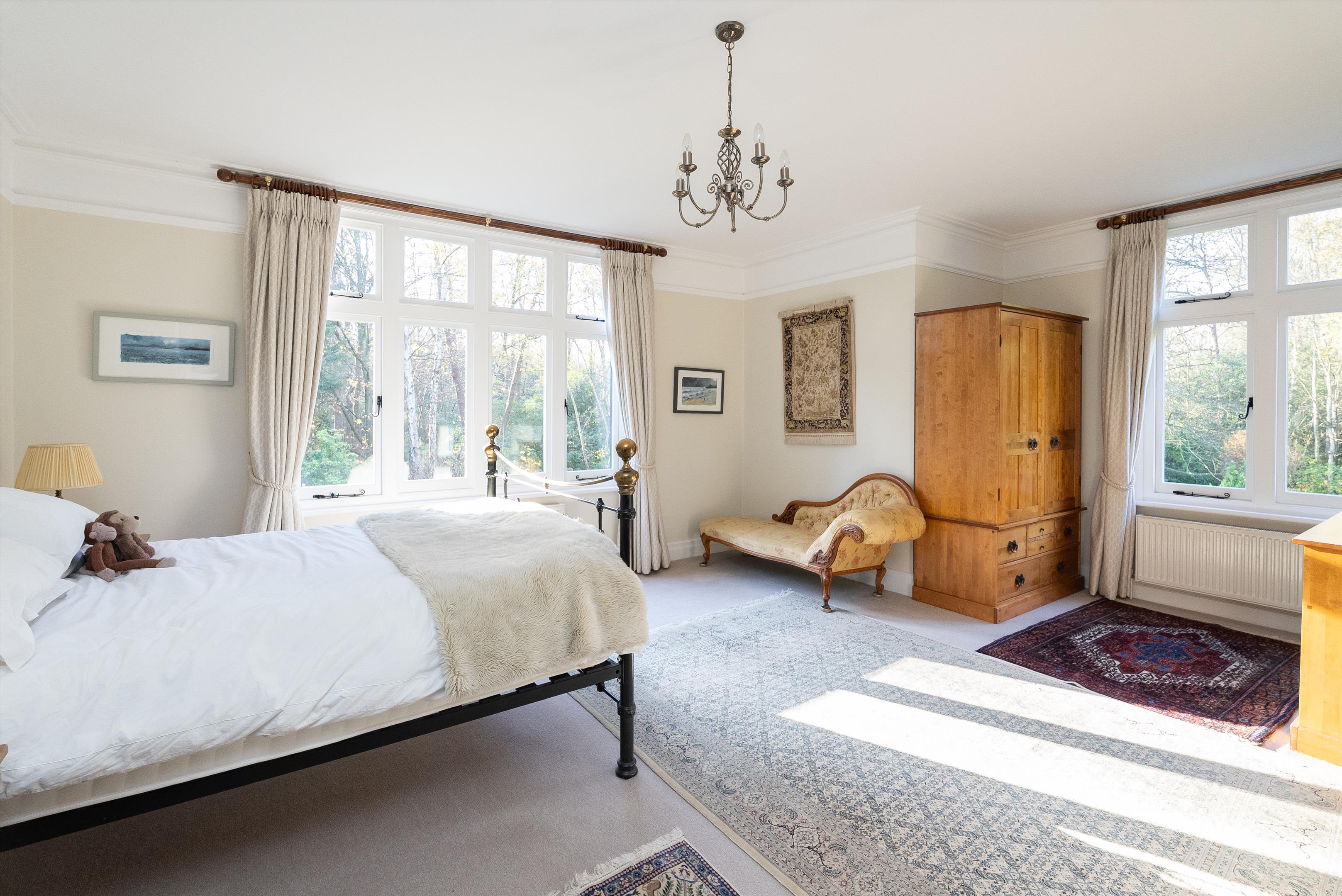 Lingwood, Byfleet Road, Cobham, KT11