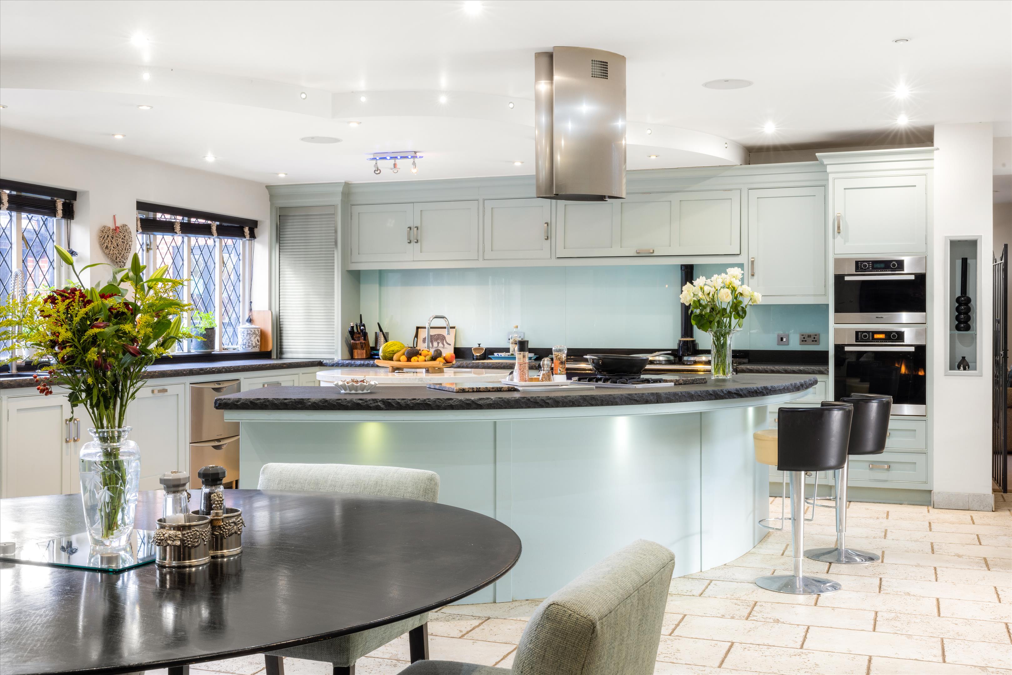 Send Marsh Green, Ripley, Woking, Surrey, GU23
