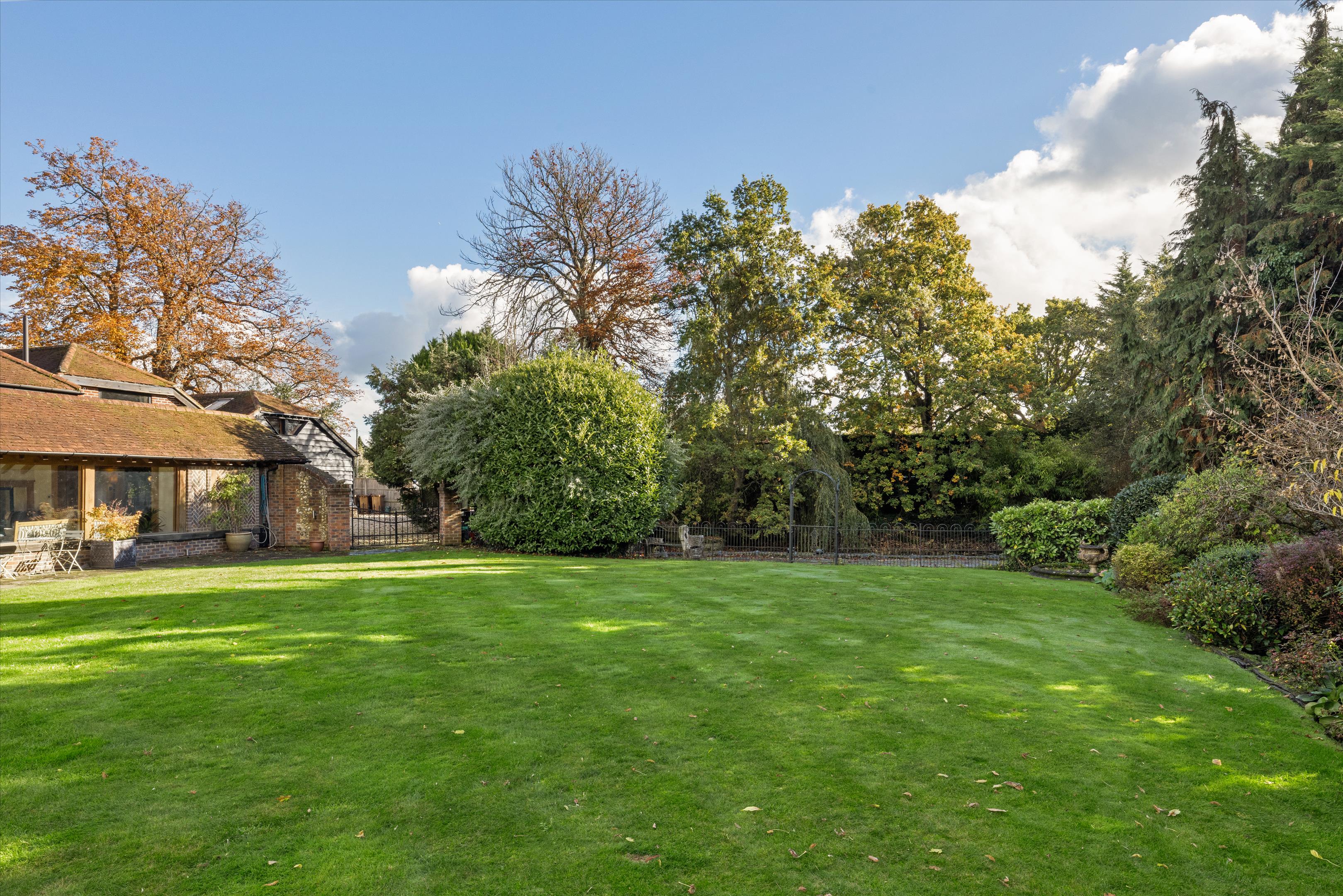 Send Marsh Green, Ripley, Woking, Surrey, GU23