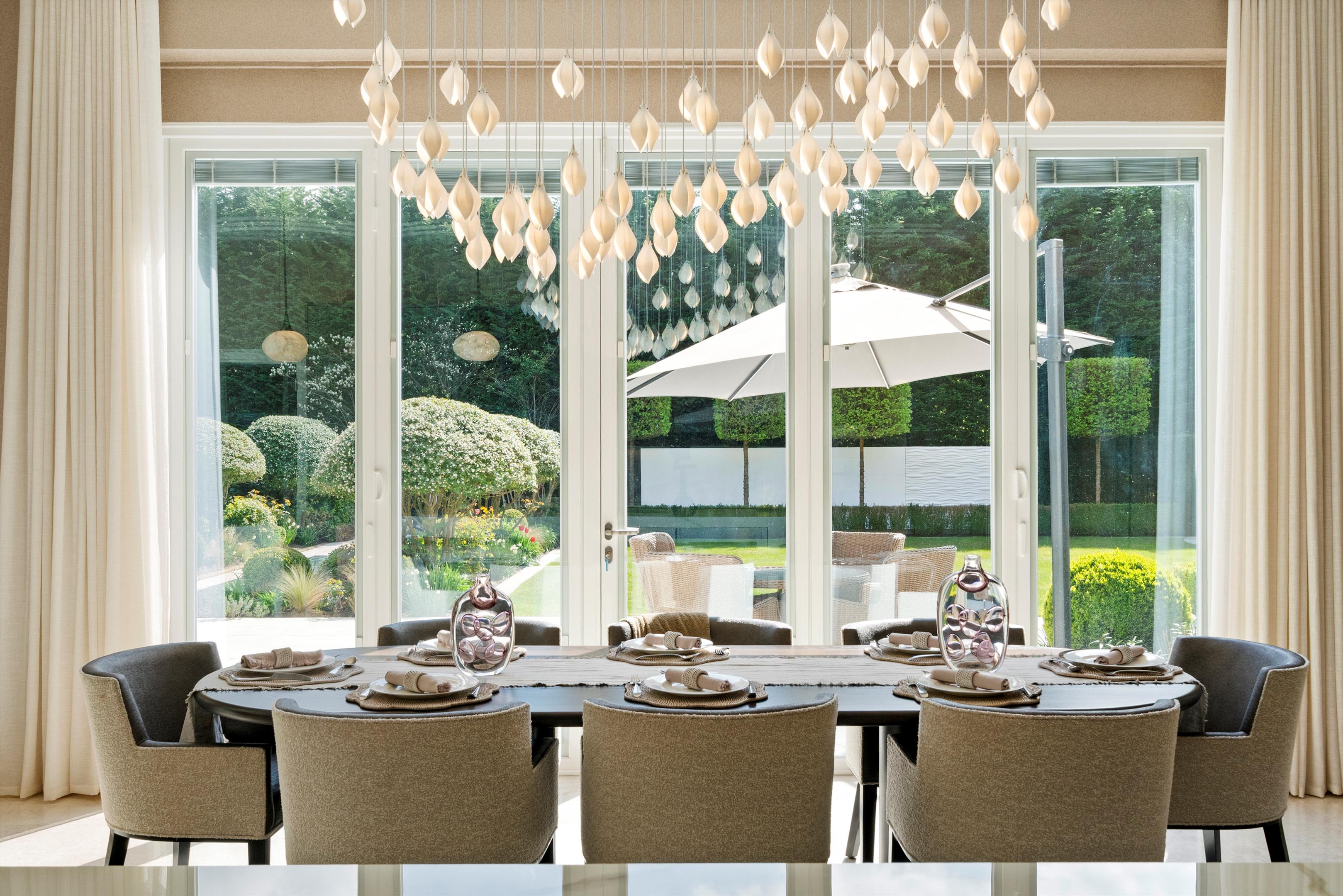 Eaton Park, Cobham, Surrey, KT11