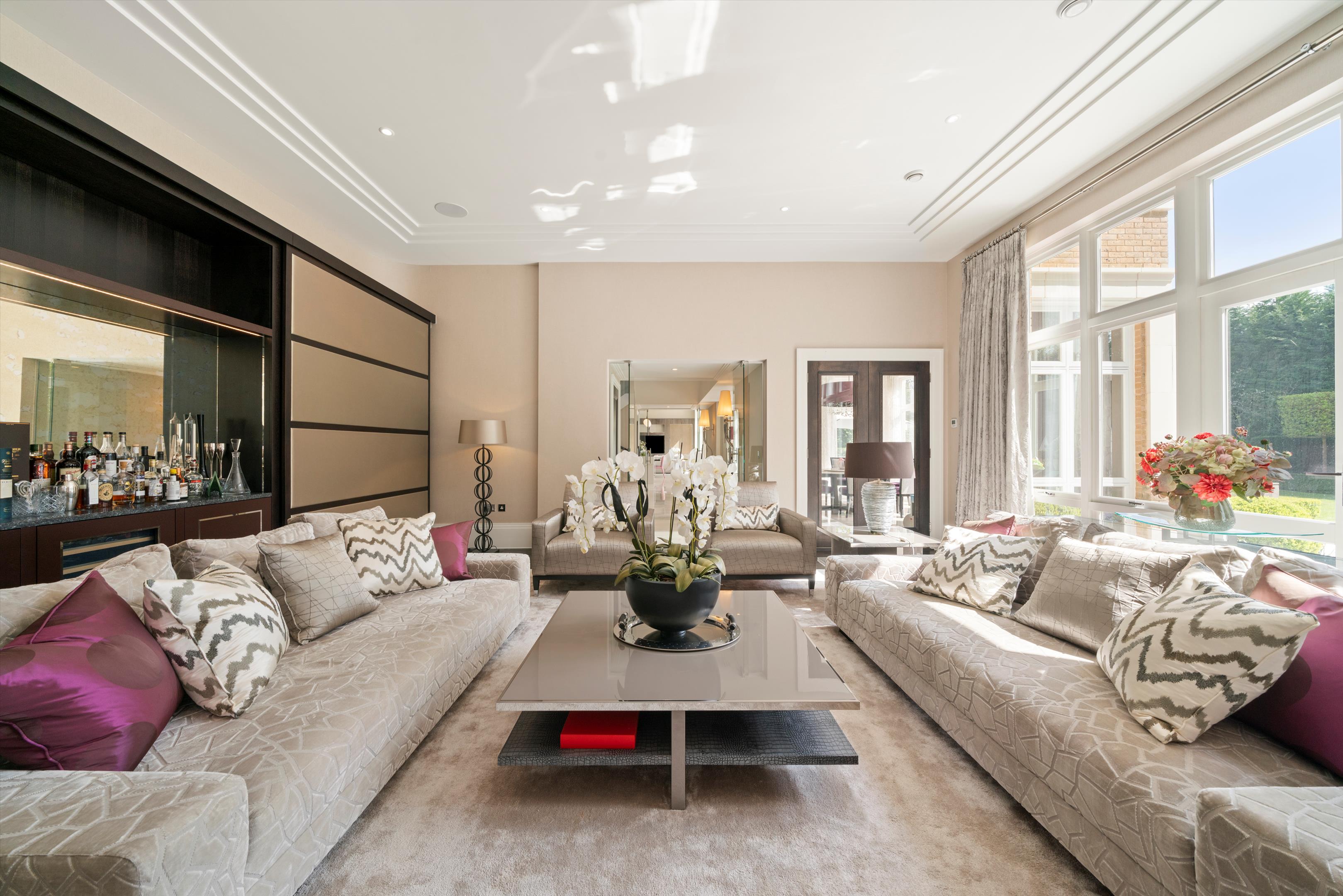 Eaton Park, Cobham, Surrey, KT11