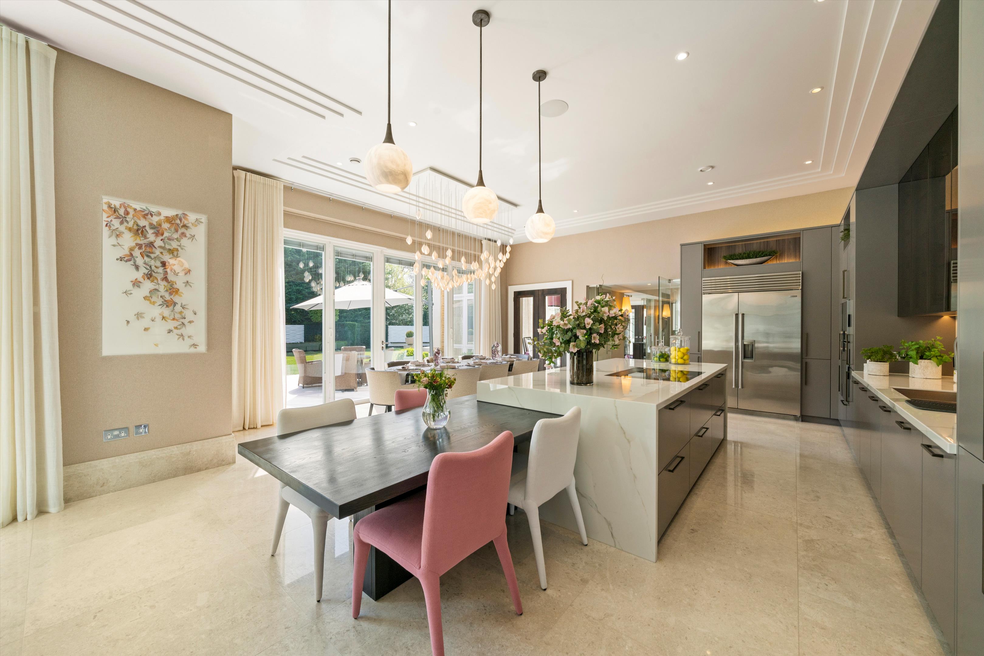 Eaton Park, Cobham, Surrey, KT11