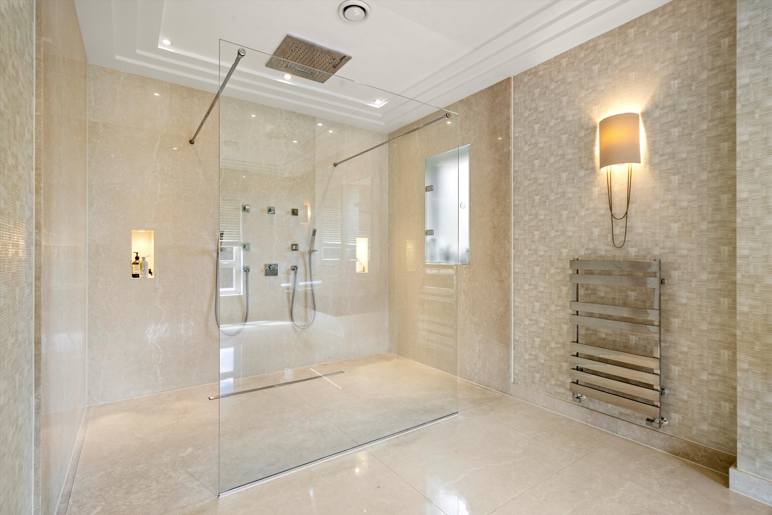 Eaton Park, Cobham, Surrey, KT11