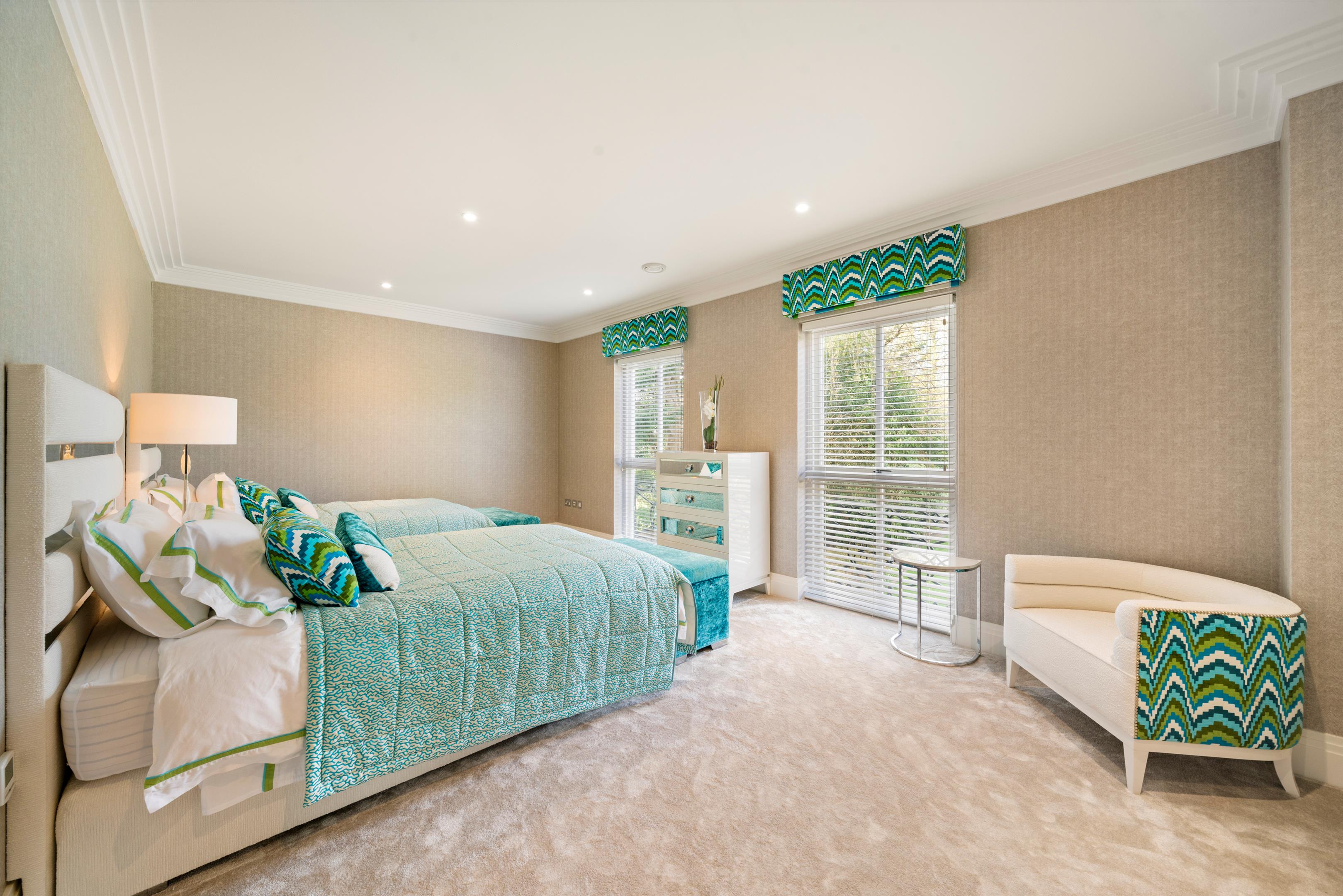 Eaton Park, Cobham, Surrey, KT11