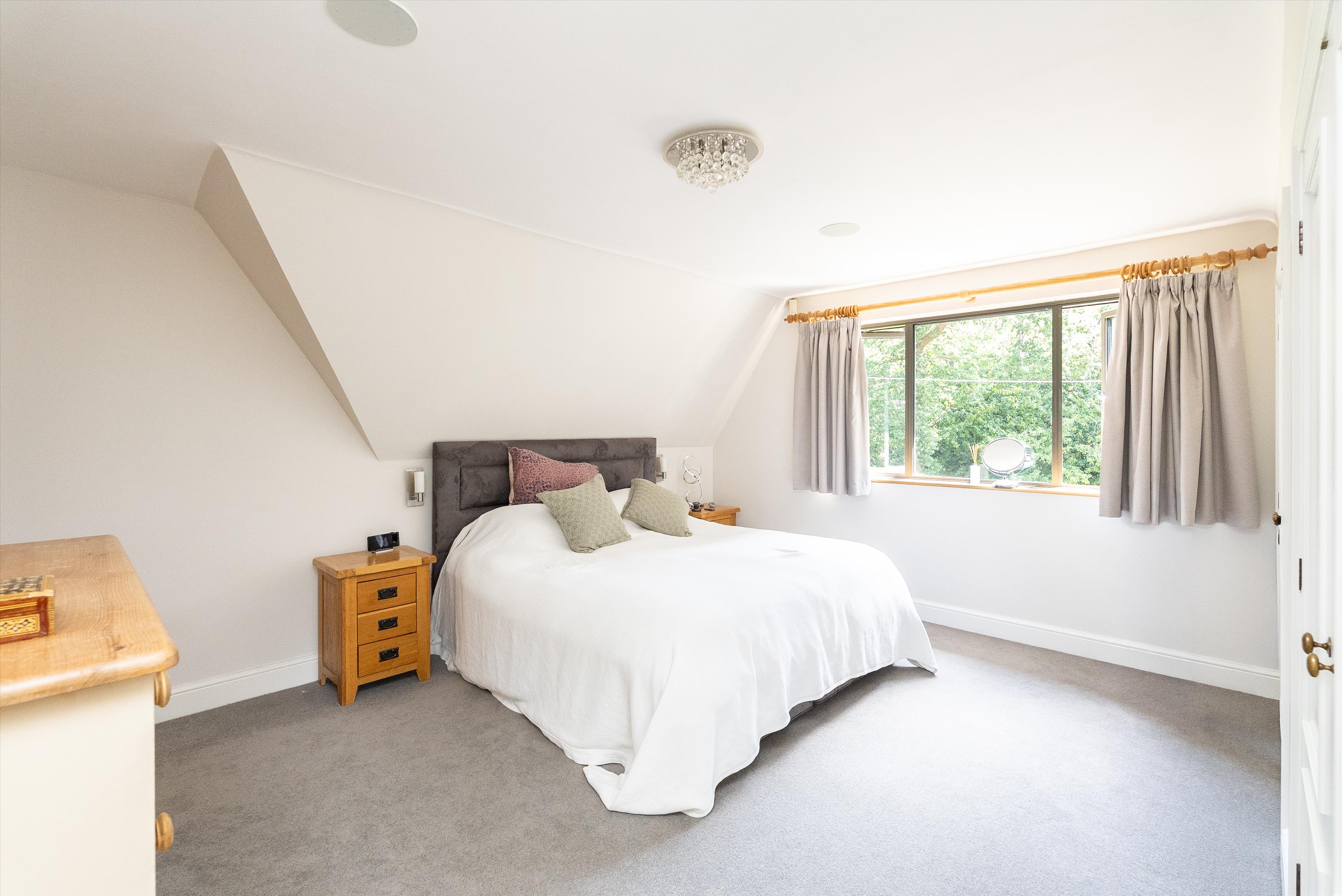 Redhill Road, Cobham, Surrey, KT11